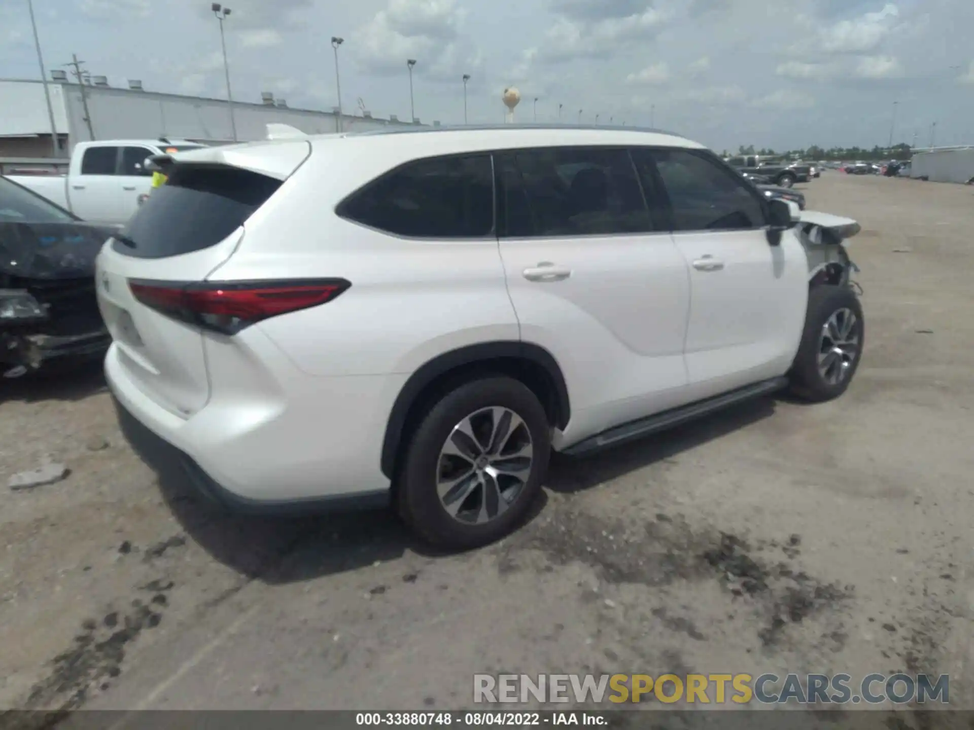 4 Photograph of a damaged car 5TDGZRAHXLS504764 TOYOTA HIGHLANDER 2020