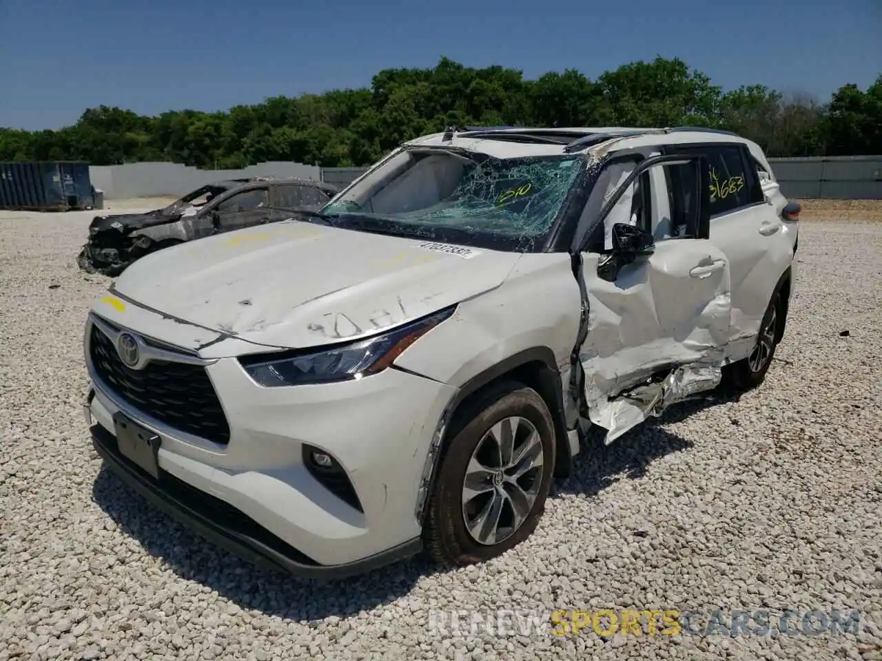 2 Photograph of a damaged car 5TDGZRAHXLS505249 TOYOTA HIGHLANDER 2020