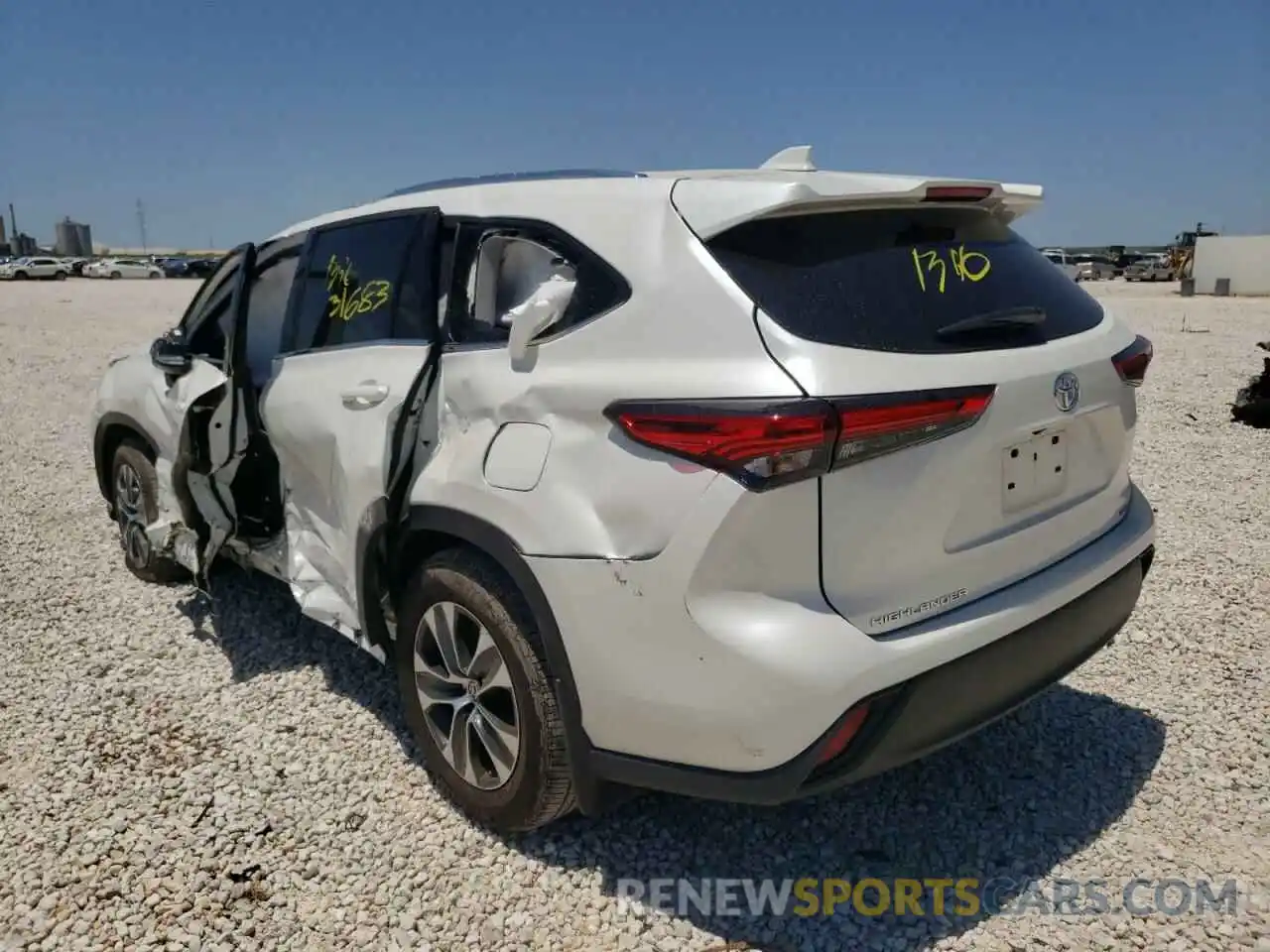 3 Photograph of a damaged car 5TDGZRAHXLS505249 TOYOTA HIGHLANDER 2020