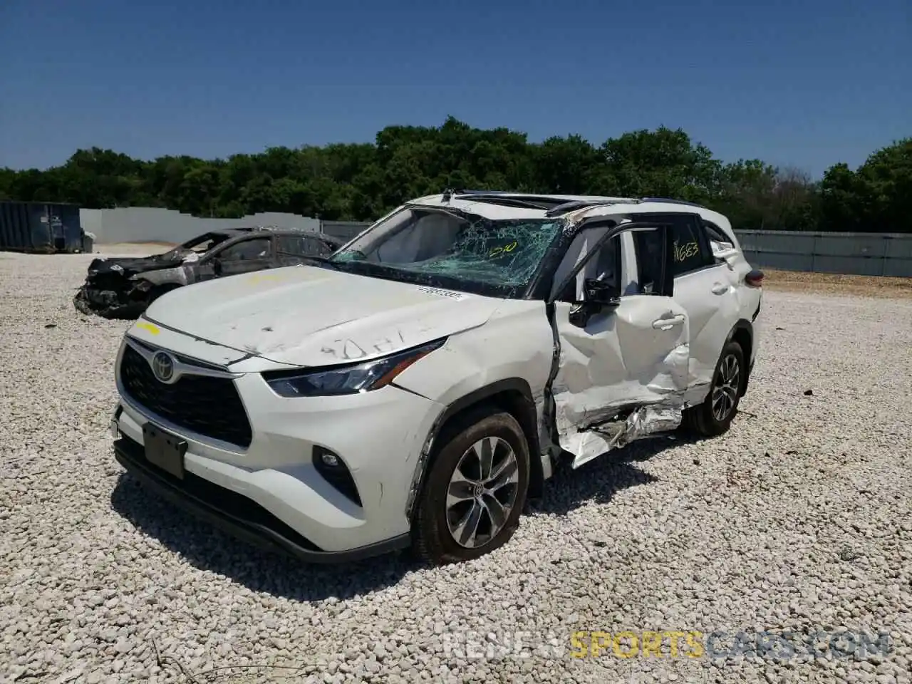 9 Photograph of a damaged car 5TDGZRAHXLS505249 TOYOTA HIGHLANDER 2020