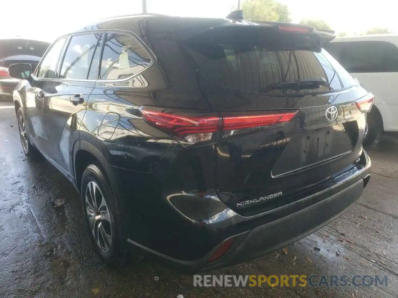 3 Photograph of a damaged car 5TDGZRAHXLS505722 TOYOTA HIGHLANDER 2020