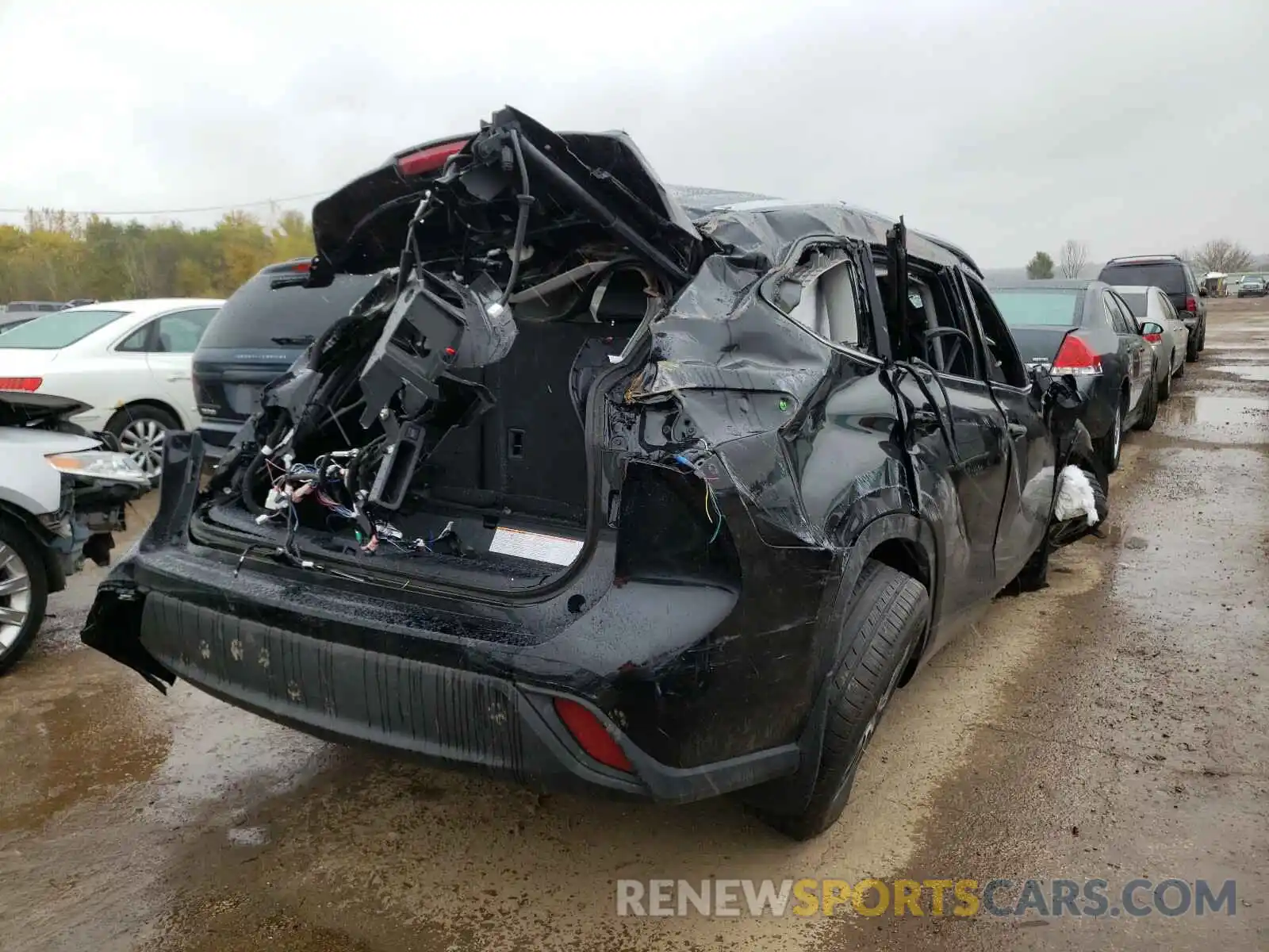 4 Photograph of a damaged car 5TDGZRBH0LS013747 TOYOTA HIGHLANDER 2020