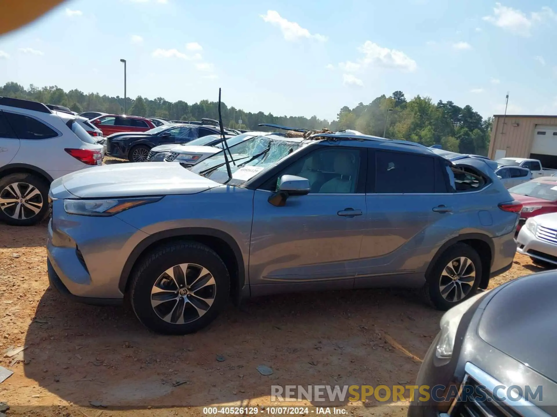 14 Photograph of a damaged car 5TDGZRBH0LS015417 TOYOTA HIGHLANDER 2020