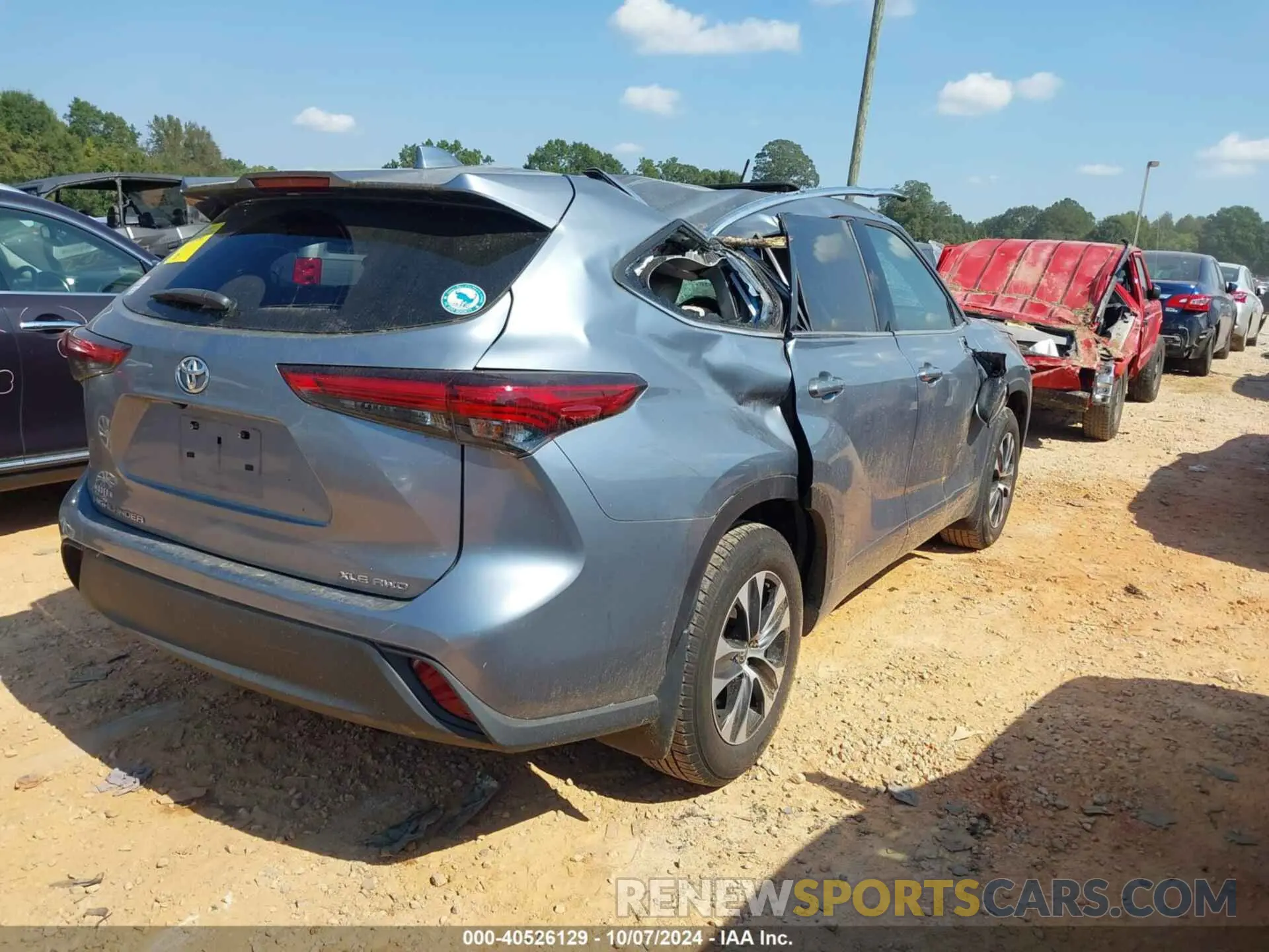 4 Photograph of a damaged car 5TDGZRBH0LS015417 TOYOTA HIGHLANDER 2020
