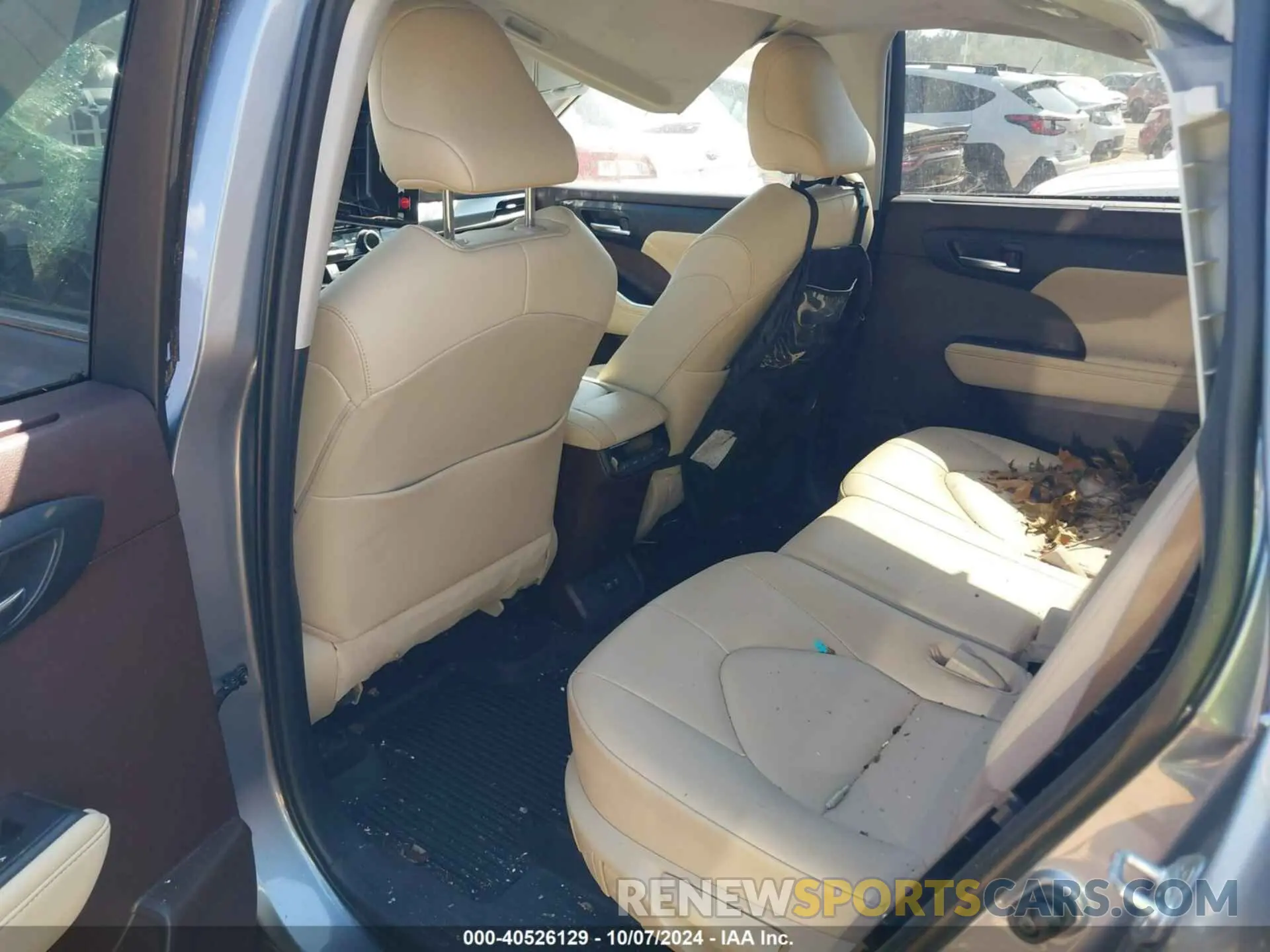 8 Photograph of a damaged car 5TDGZRBH0LS015417 TOYOTA HIGHLANDER 2020