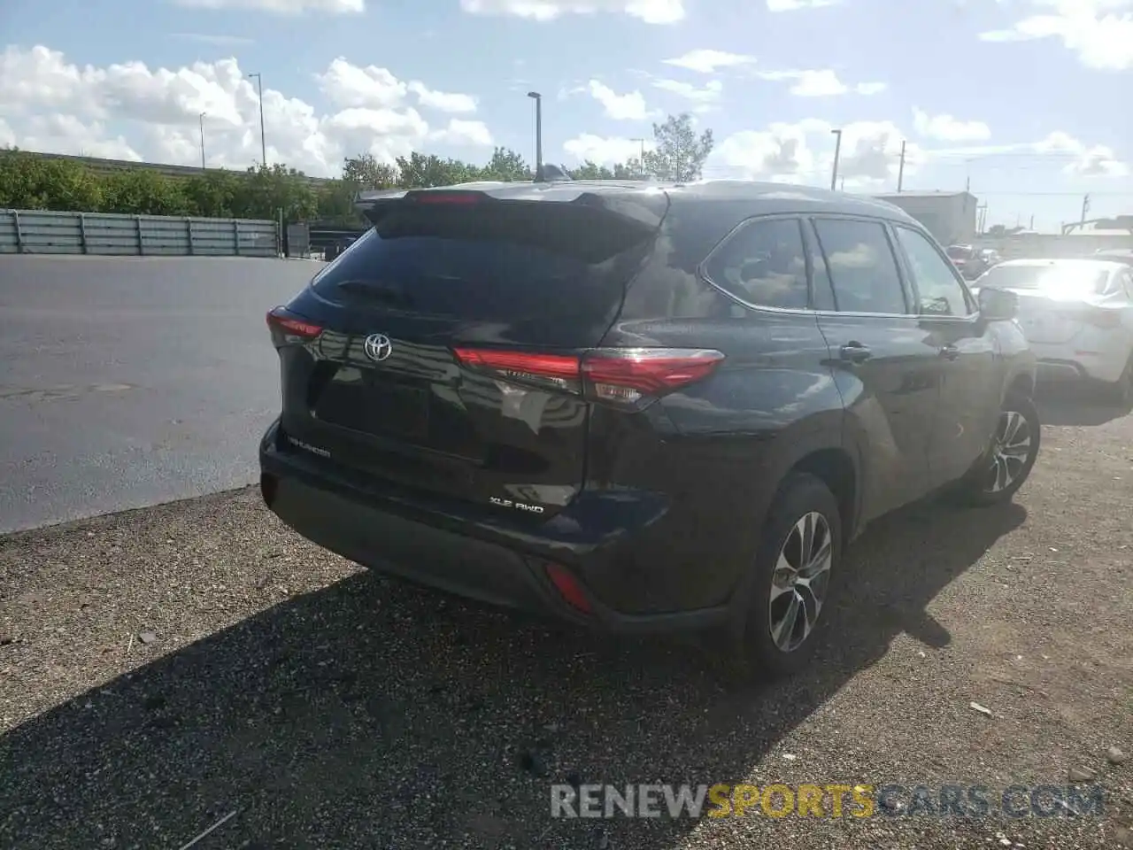 4 Photograph of a damaged car 5TDGZRBH0LS016941 TOYOTA HIGHLANDER 2020