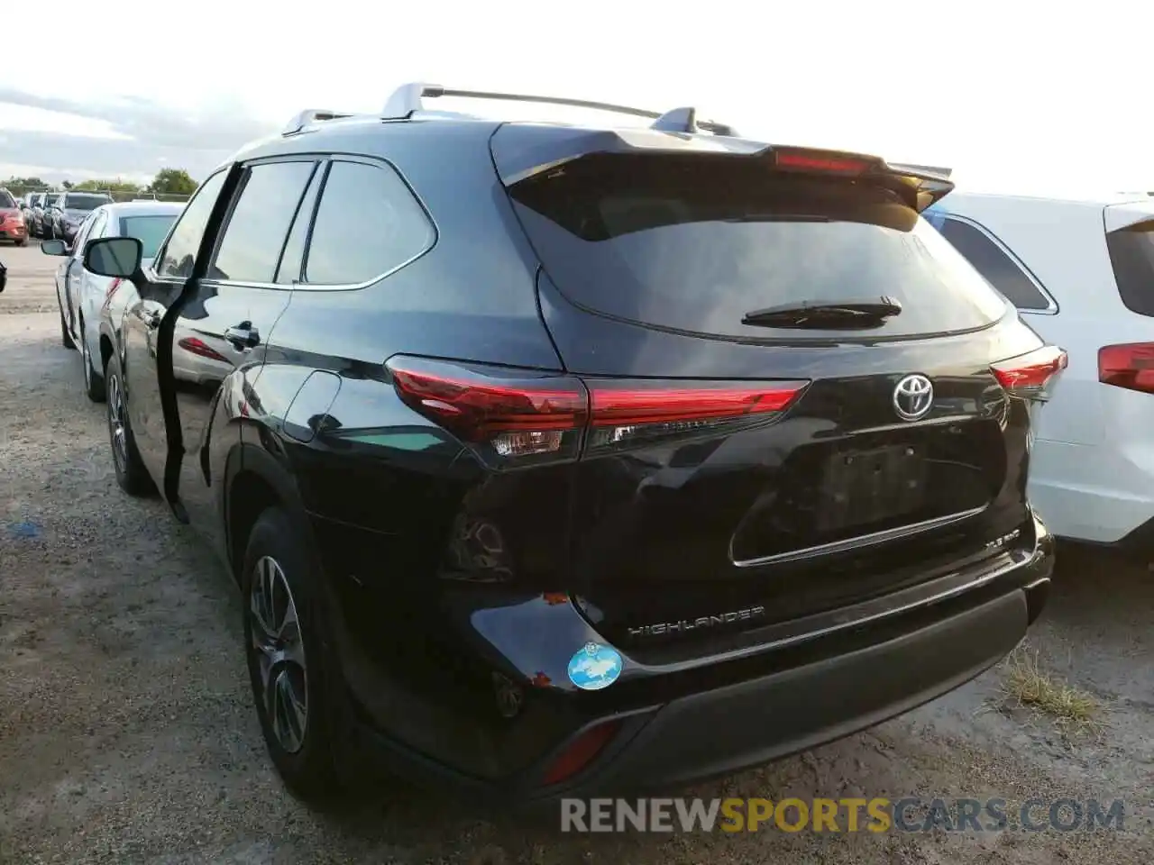 3 Photograph of a damaged car 5TDGZRBH0LS512399 TOYOTA HIGHLANDER 2020