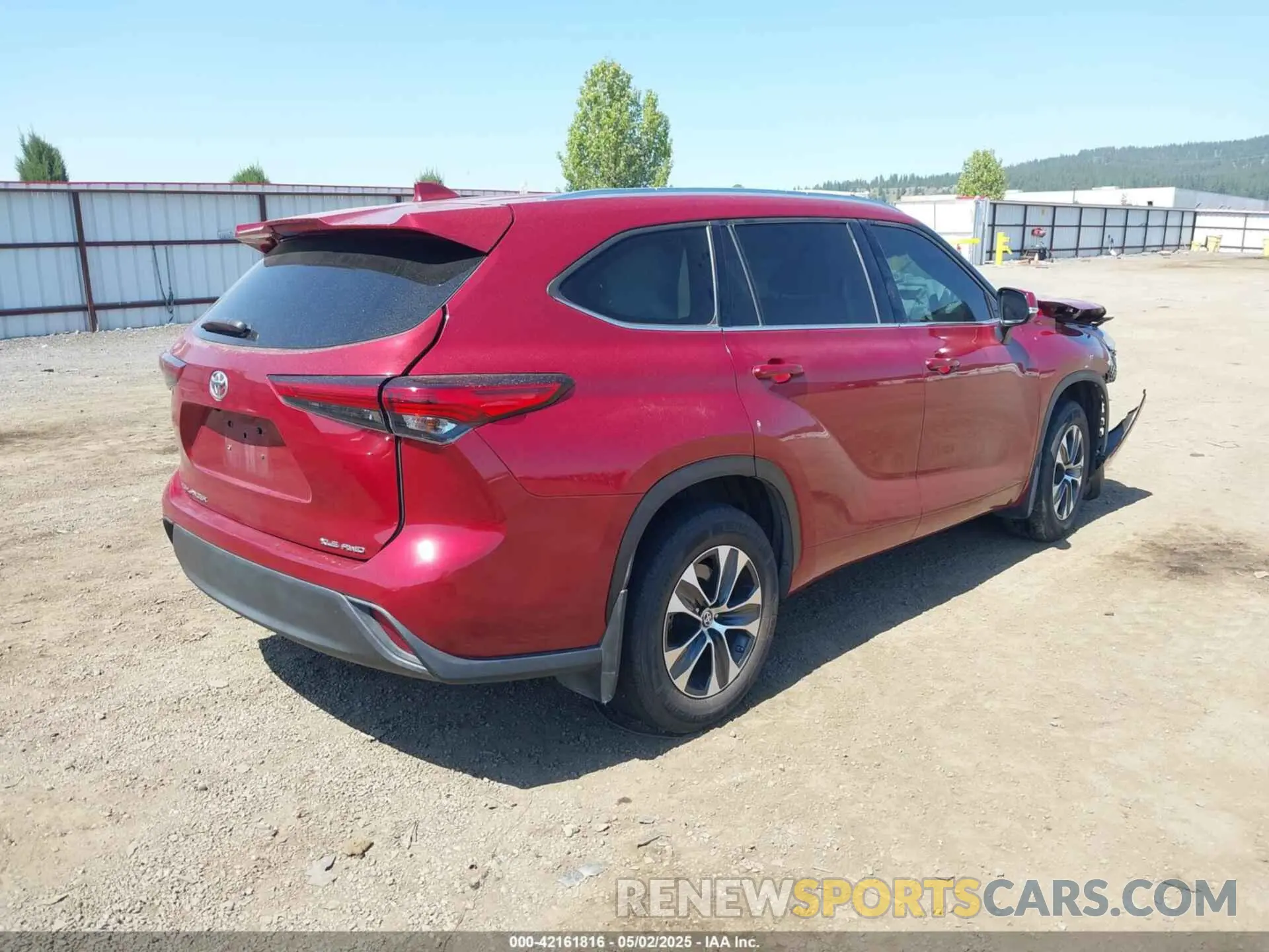 4 Photograph of a damaged car 5TDGZRBH1LS024062 TOYOTA HIGHLANDER 2020