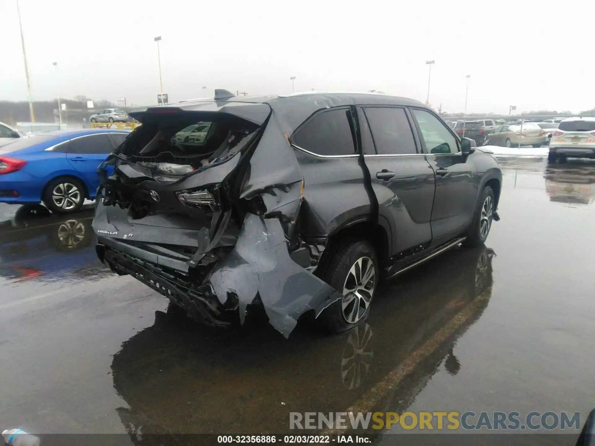 4 Photograph of a damaged car 5TDGZRBH1LS028984 TOYOTA HIGHLANDER 2020