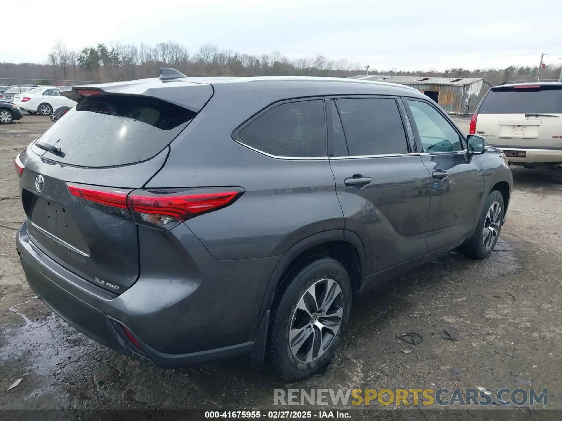 4 Photograph of a damaged car 5TDGZRBH1LS032856 TOYOTA HIGHLANDER 2020