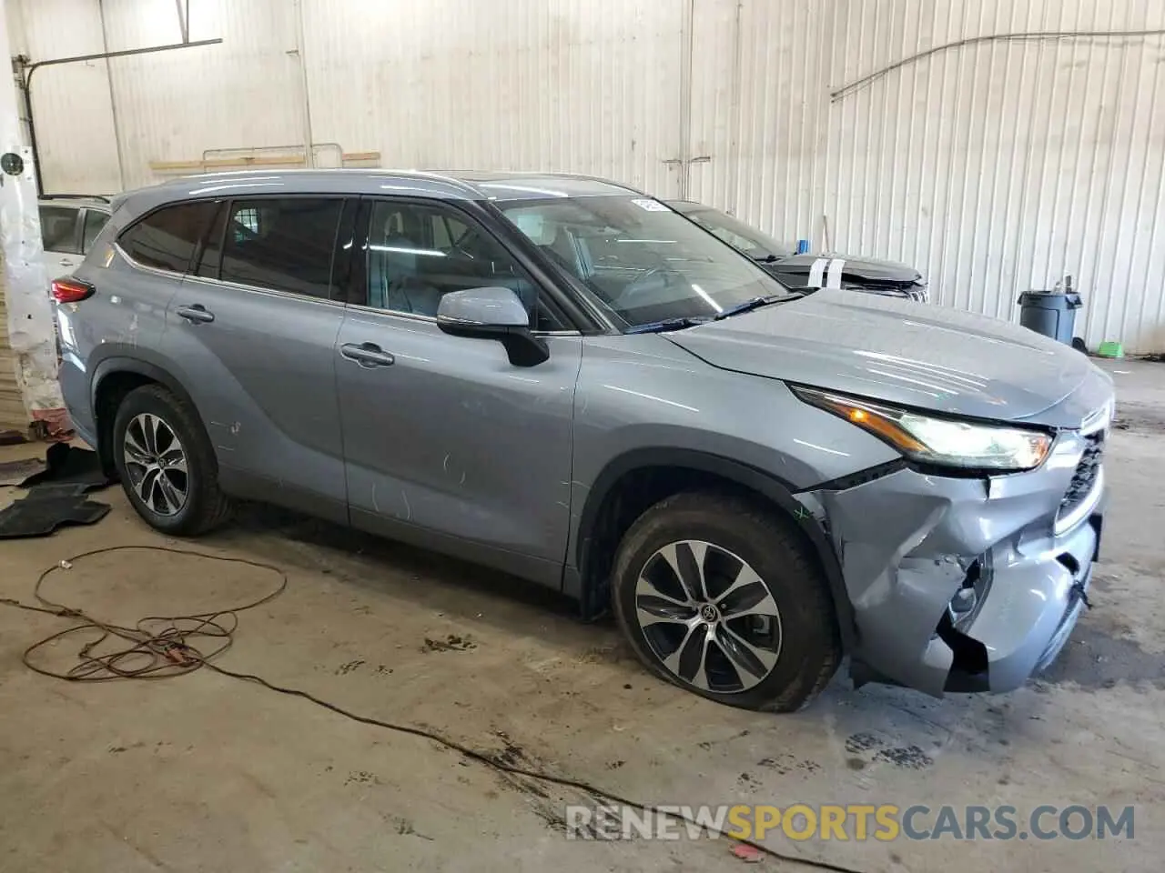 4 Photograph of a damaged car 5TDGZRBH1LS047325 TOYOTA HIGHLANDER 2020