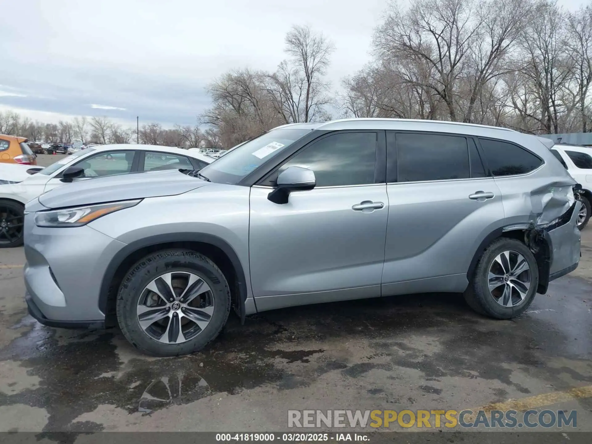 15 Photograph of a damaged car 5TDGZRBH1LS502142 TOYOTA HIGHLANDER 2020