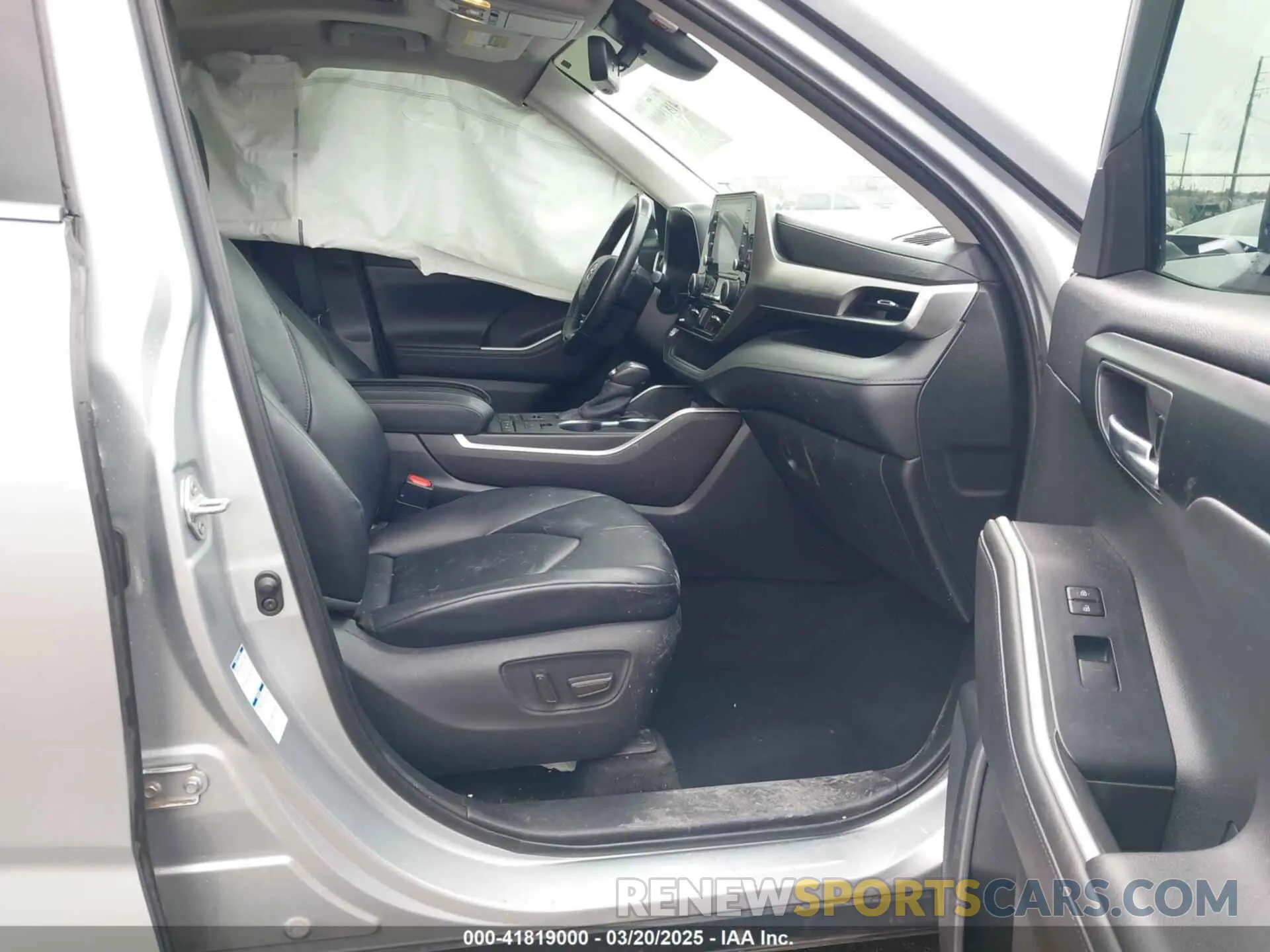 5 Photograph of a damaged car 5TDGZRBH1LS502142 TOYOTA HIGHLANDER 2020