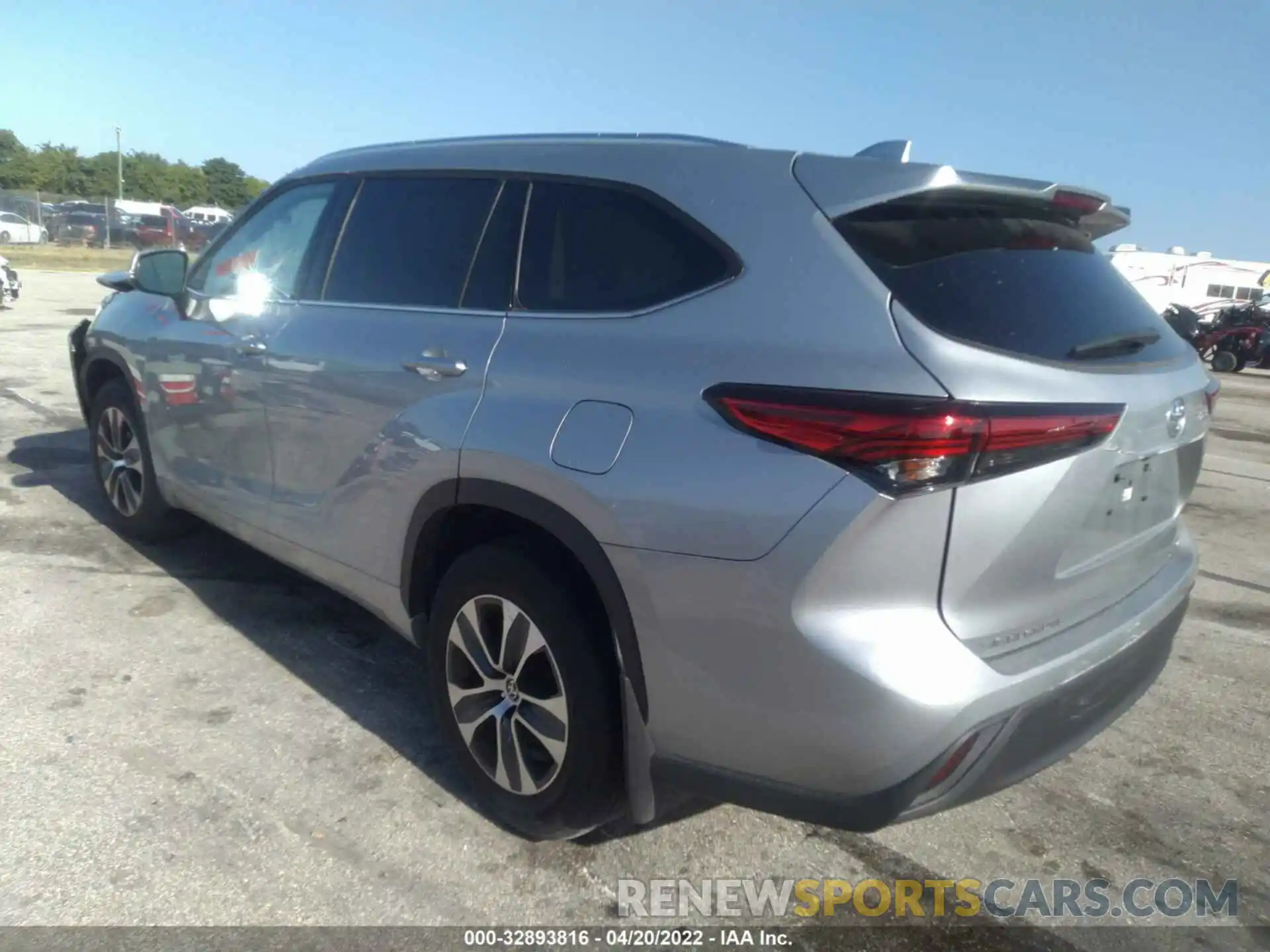 3 Photograph of a damaged car 5TDGZRBH1LS502822 TOYOTA HIGHLANDER 2020