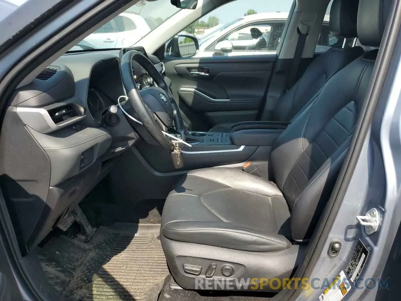 7 Photograph of a damaged car 5TDGZRBH2LS004578 TOYOTA HIGHLANDER 2020
