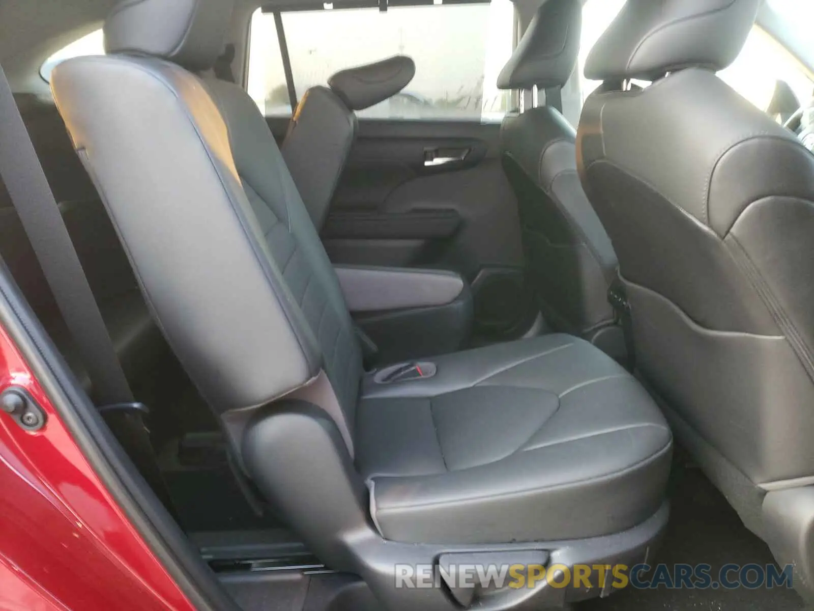 6 Photograph of a damaged car 5TDGZRBH2LS510296 TOYOTA HIGHLANDER 2020