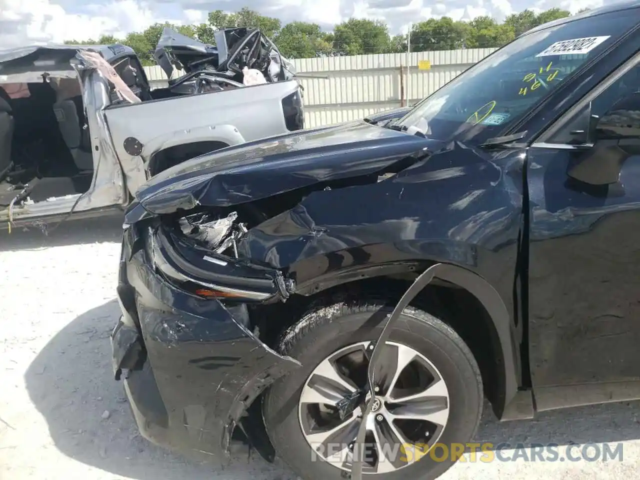 9 Photograph of a damaged car 5TDGZRBH2LS511464 TOYOTA HIGHLANDER 2020