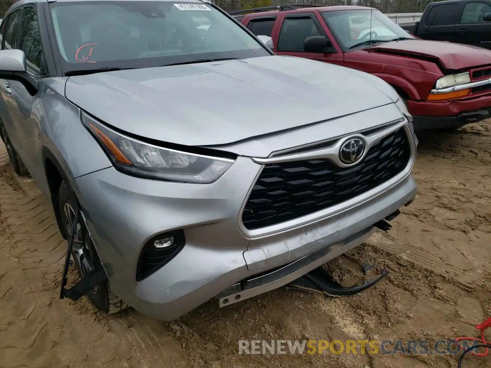 9 Photograph of a damaged car 5TDGZRBH3LS018294 TOYOTA HIGHLANDER 2020