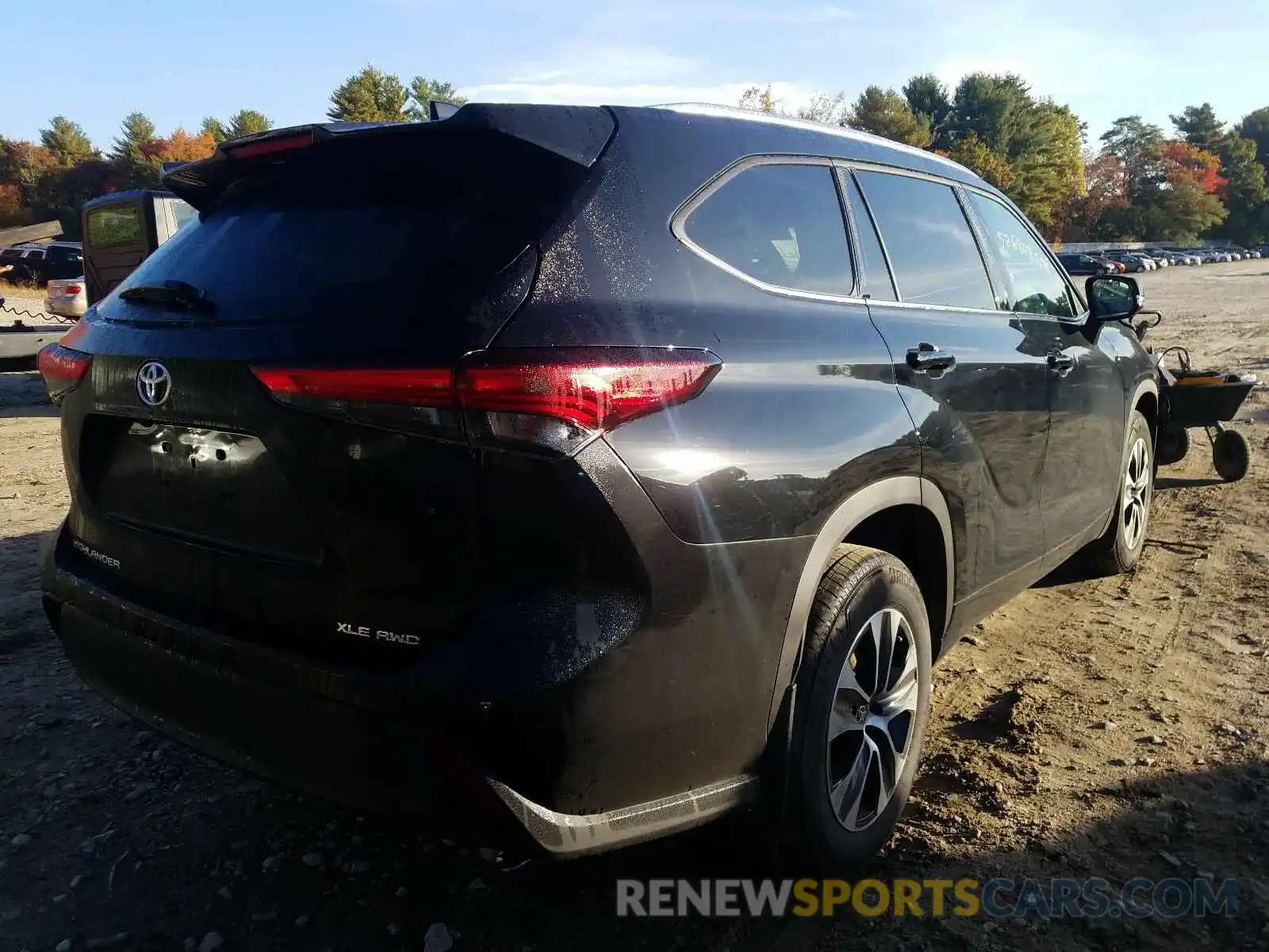 4 Photograph of a damaged car 5TDGZRBH3LS511408 TOYOTA HIGHLANDER 2020