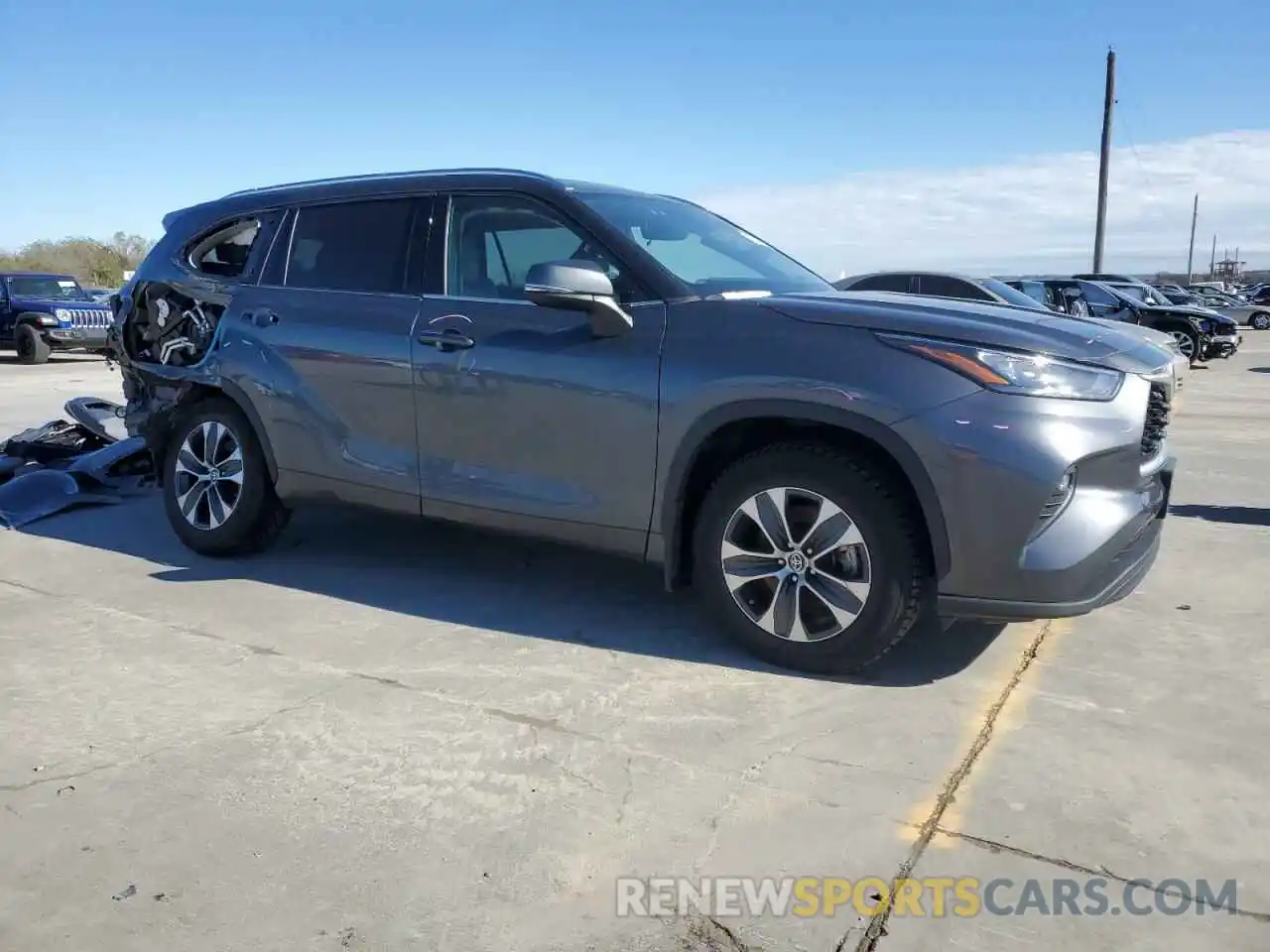 4 Photograph of a damaged car 5TDGZRBH4LS005747 TOYOTA HIGHLANDER 2020