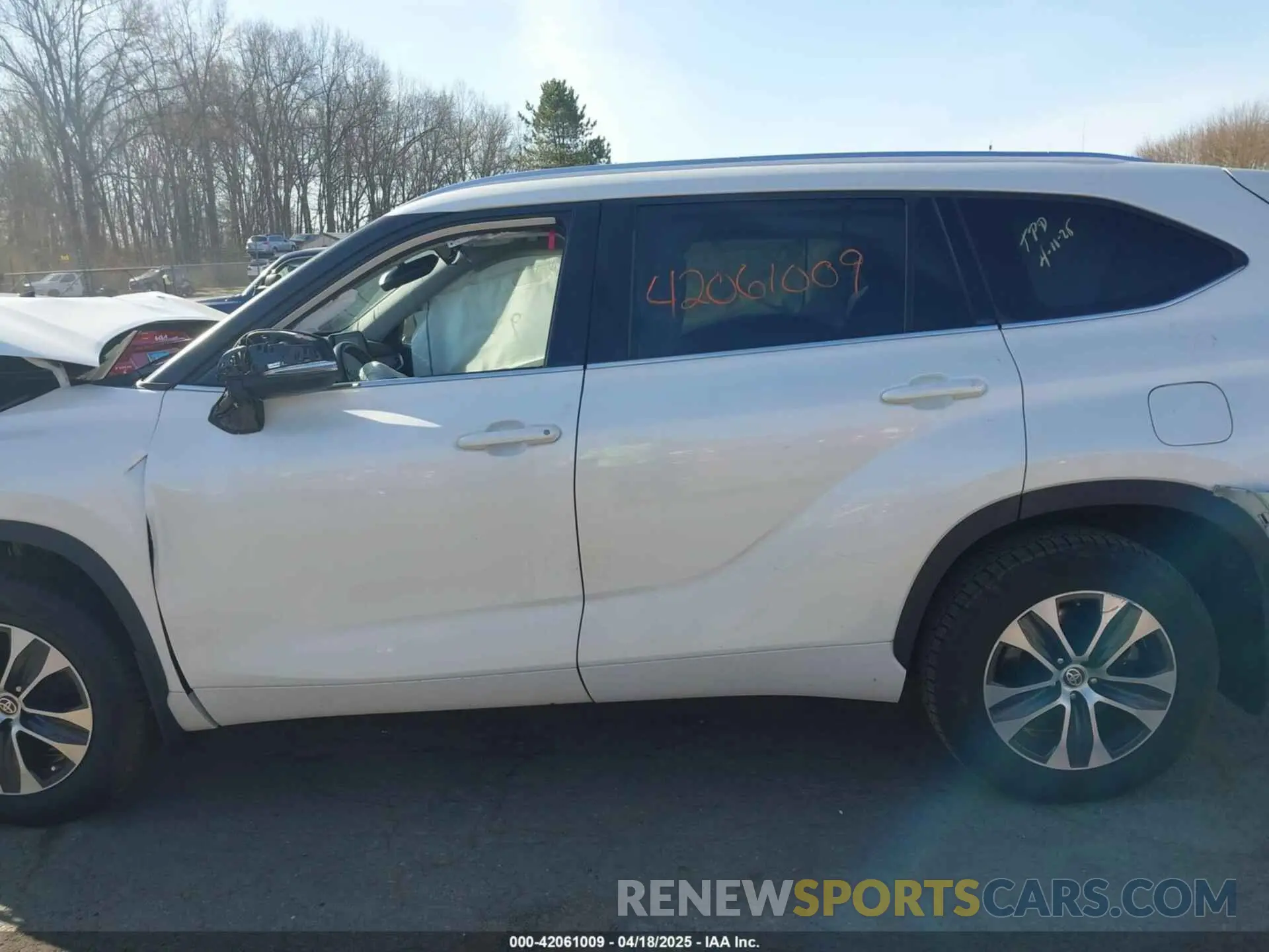 14 Photograph of a damaged car 5TDGZRBH4LS031264 TOYOTA HIGHLANDER 2020
