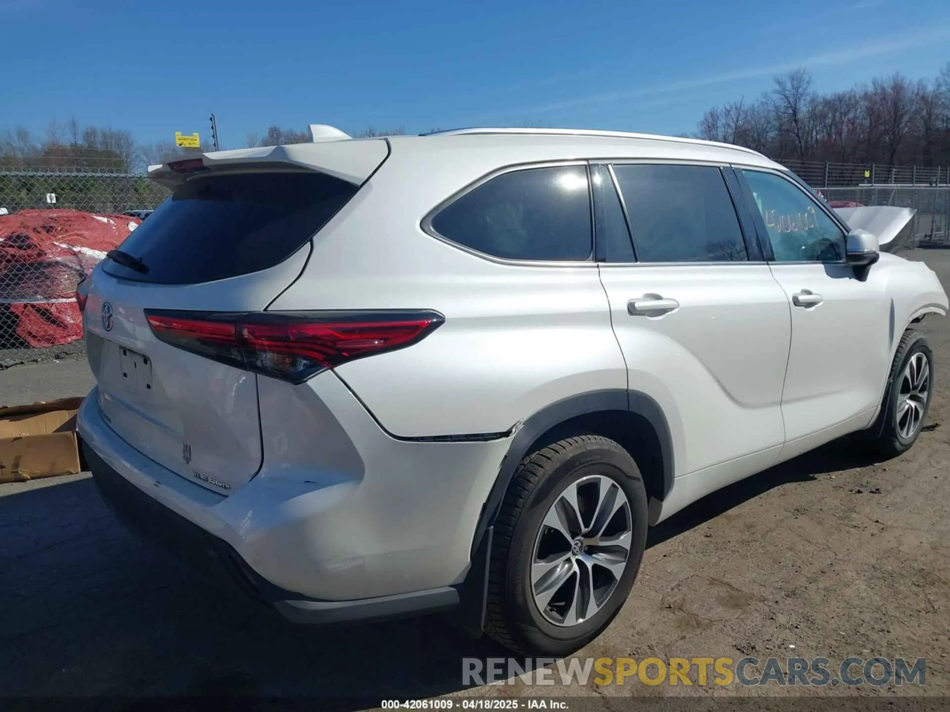 4 Photograph of a damaged car 5TDGZRBH4LS031264 TOYOTA HIGHLANDER 2020