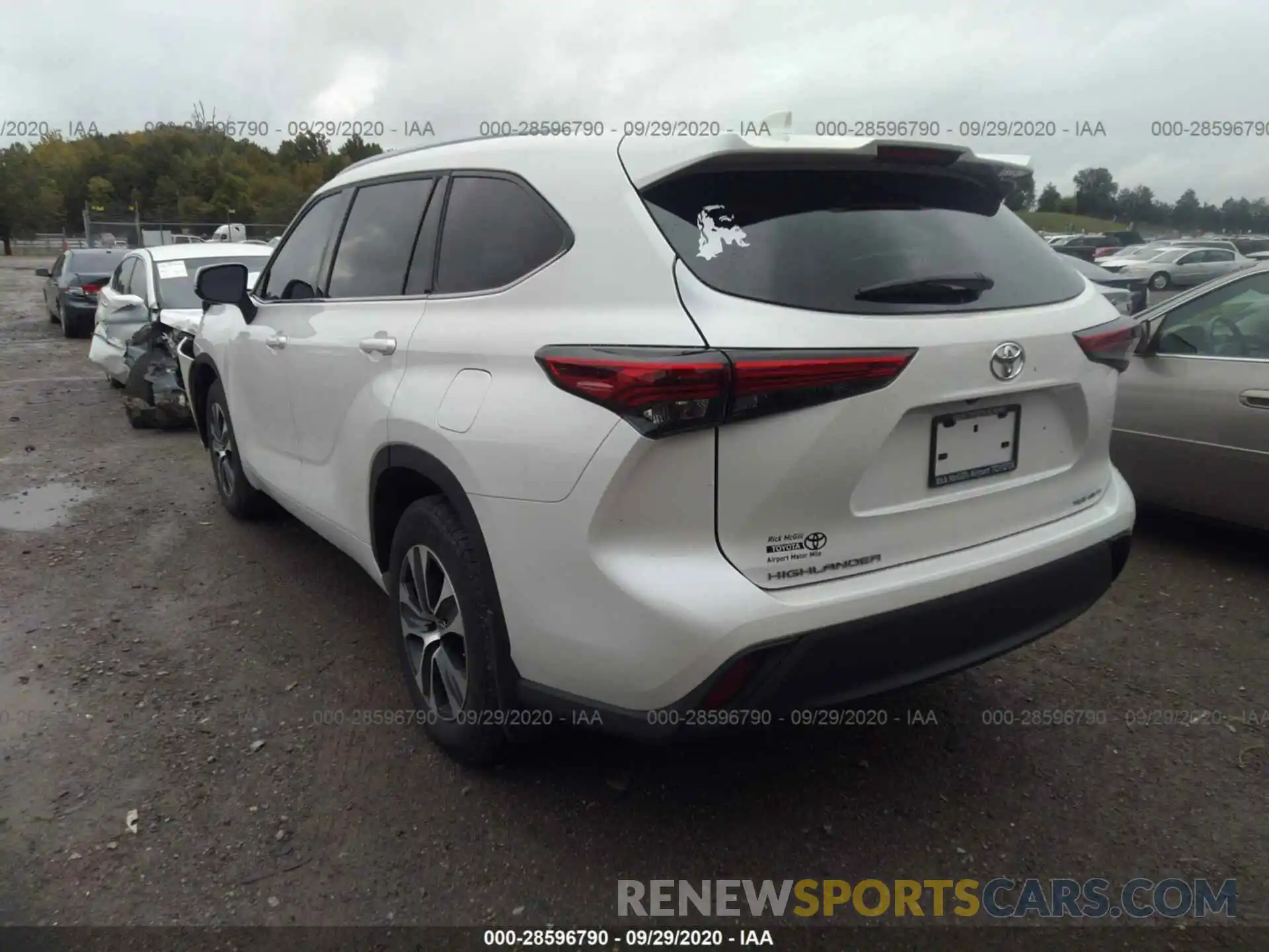 3 Photograph of a damaged car 5TDGZRBH4LS502619 TOYOTA HIGHLANDER 2020