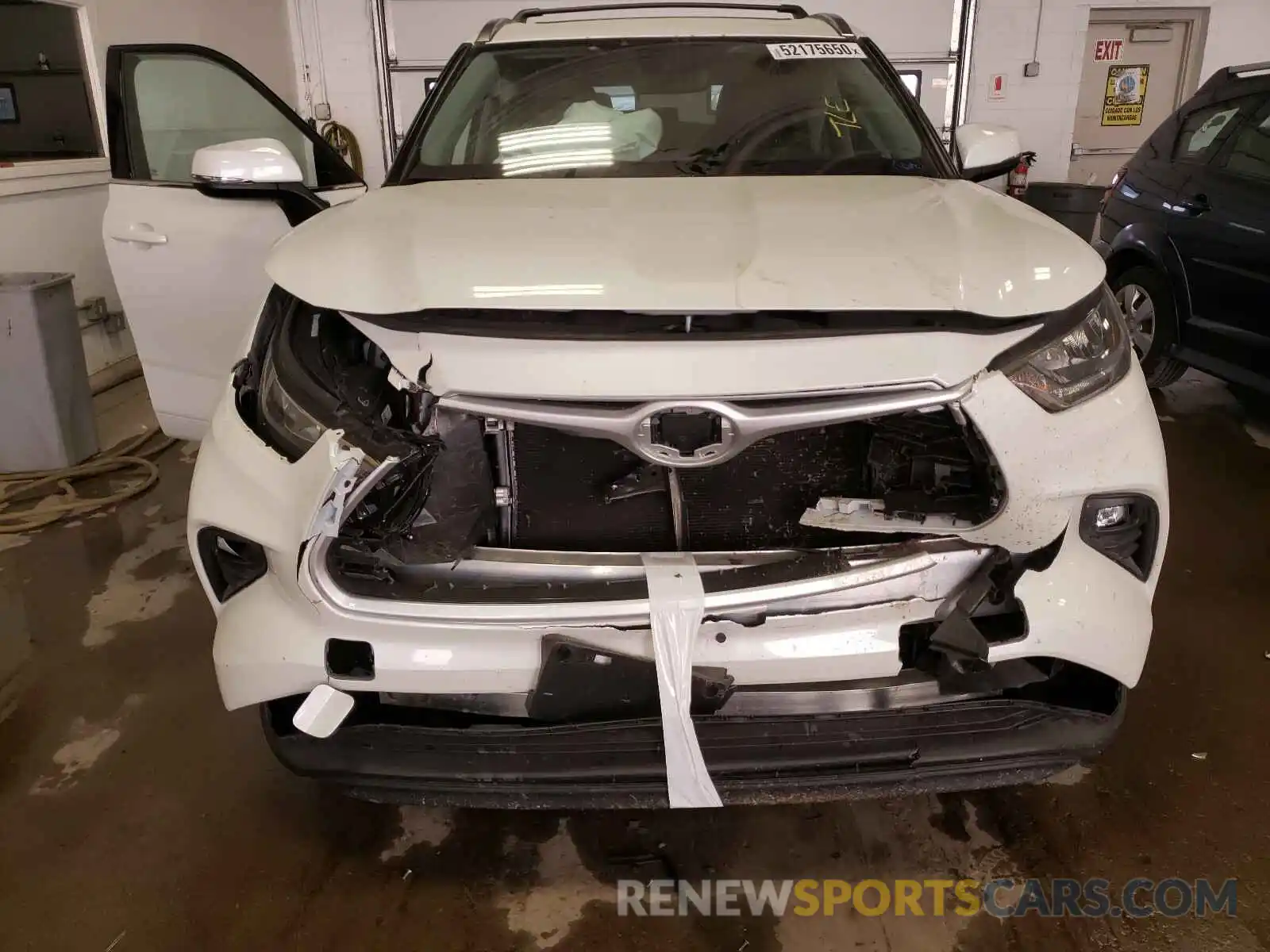 9 Photograph of a damaged car 5TDGZRBH4LS514205 TOYOTA HIGHLANDER 2020