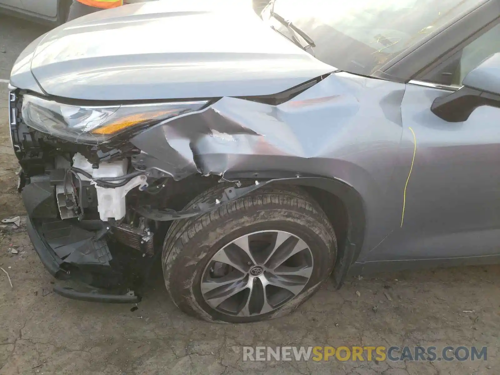 9 Photograph of a damaged car 5TDGZRBH5LS010973 TOYOTA HIGHLANDER 2020