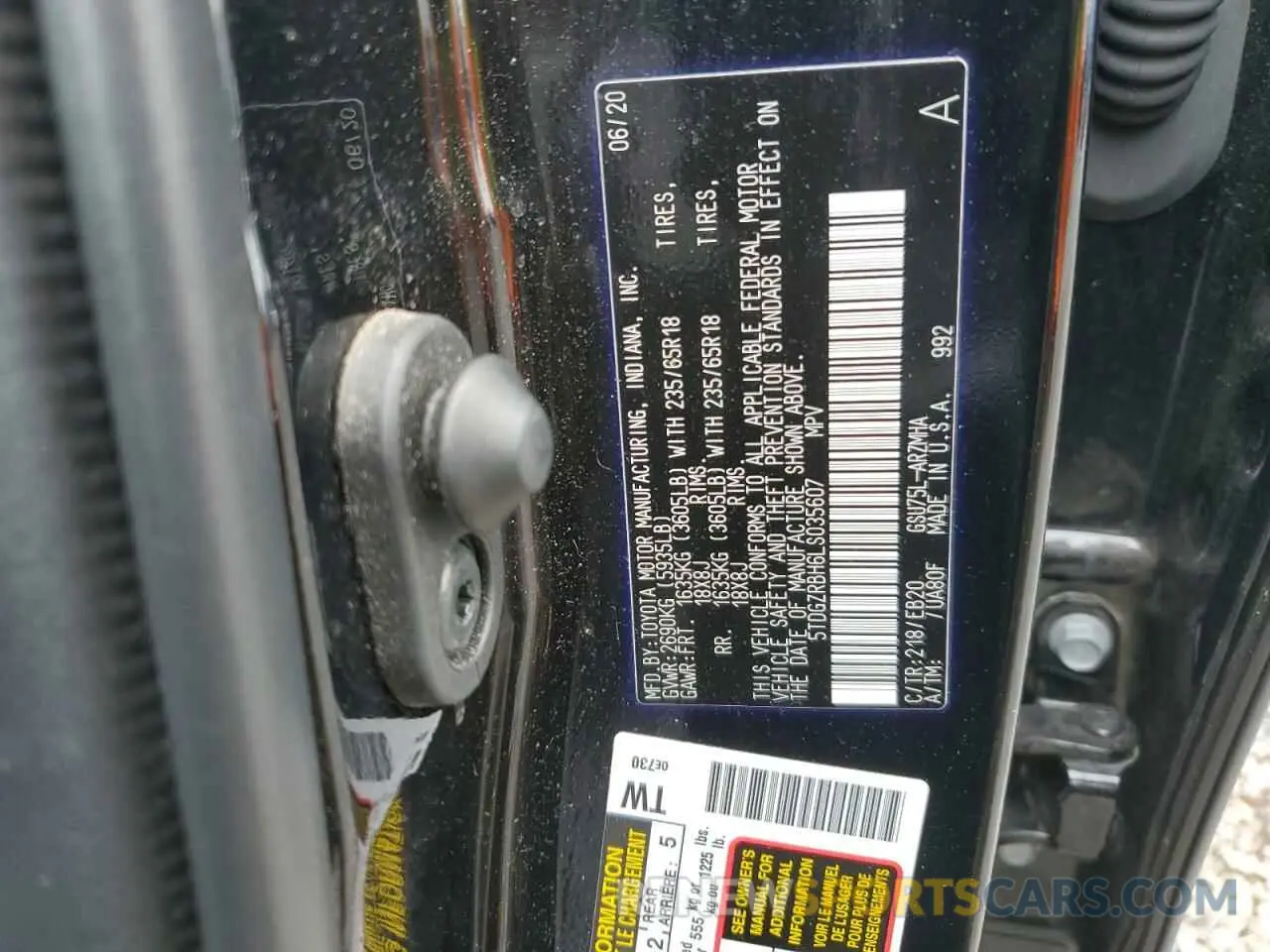 13 Photograph of a damaged car 5TDGZRBH6LS035607 TOYOTA HIGHLANDER 2020