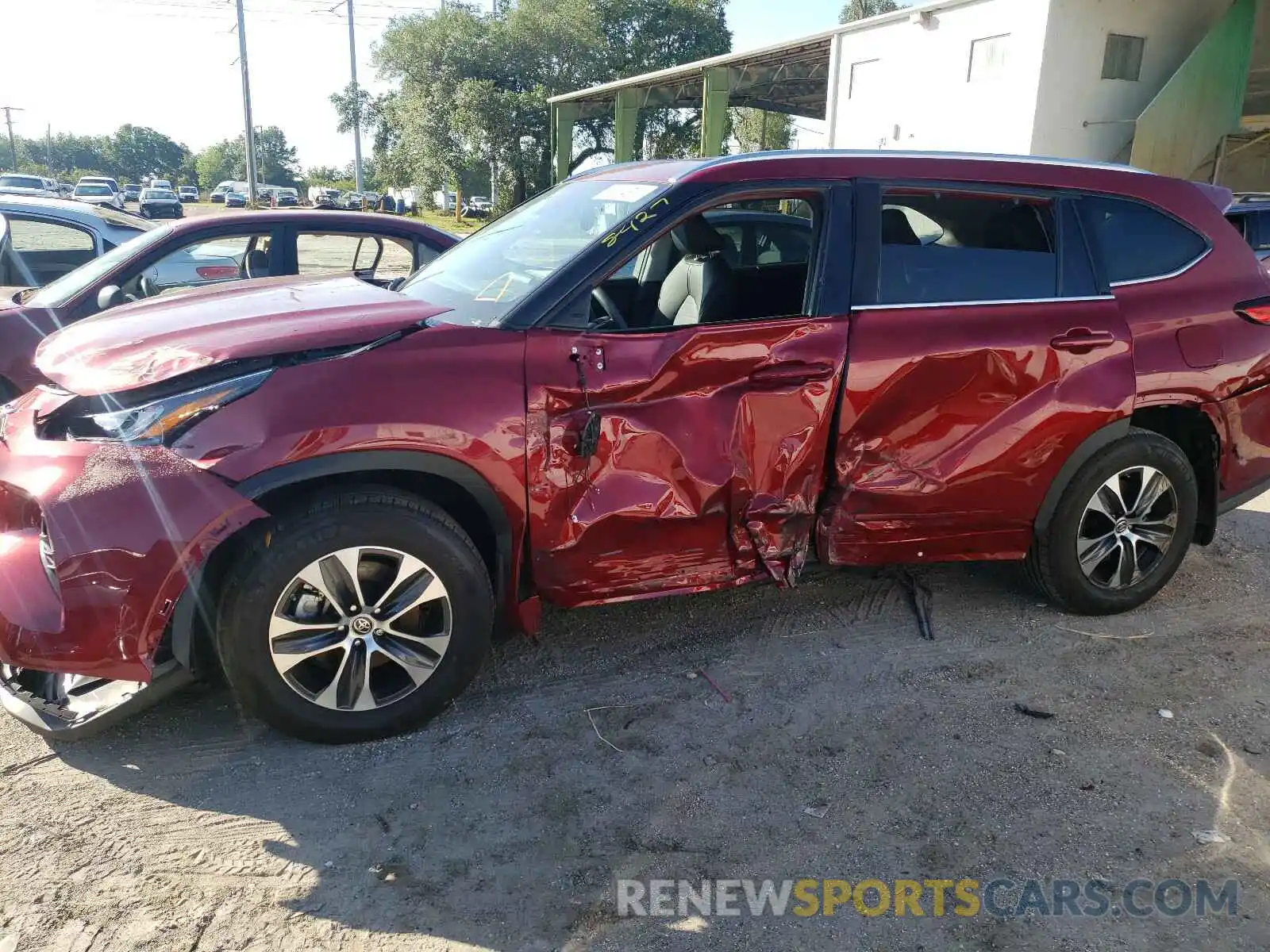 9 Photograph of a damaged car 5TDGZRBH6LS508695 TOYOTA HIGHLANDER 2020