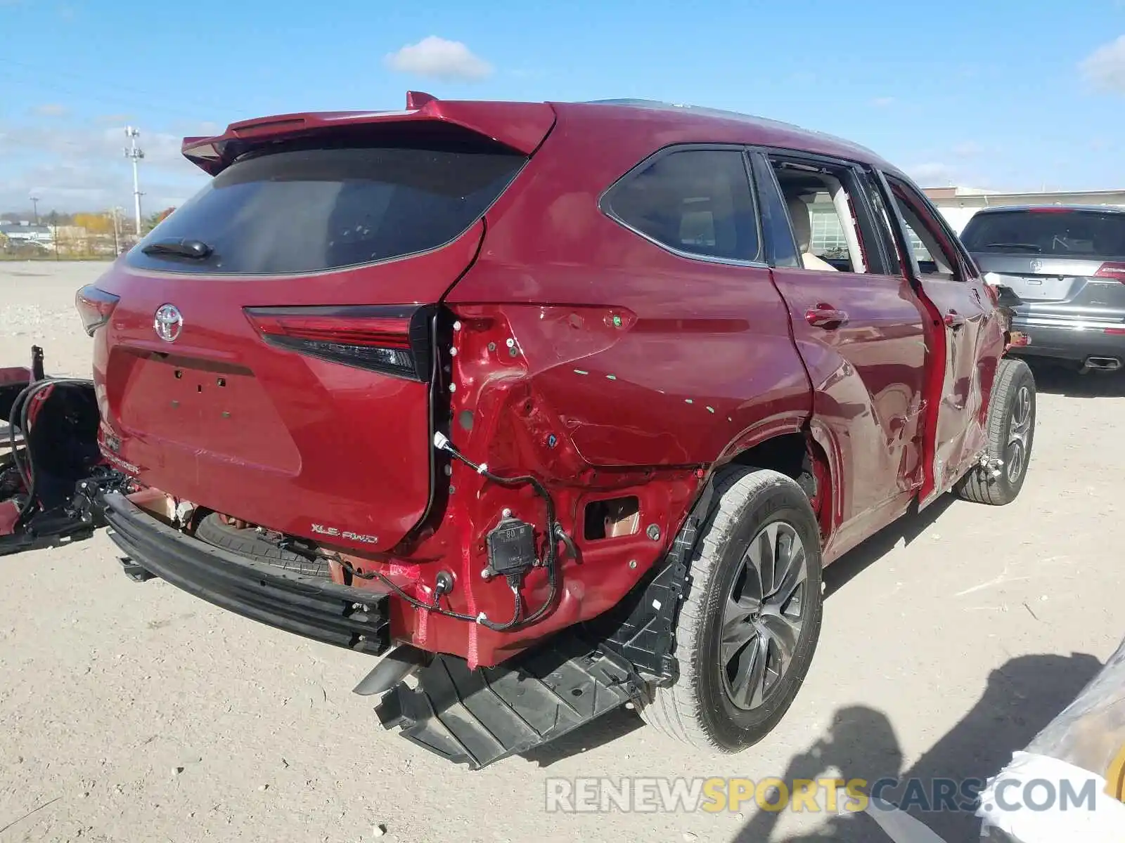 4 Photograph of a damaged car 5TDGZRBH6LS510835 TOYOTA HIGHLANDER 2020