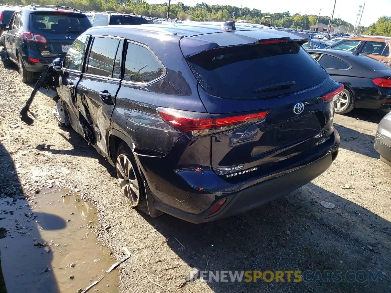 3 Photograph of a damaged car 5TDGZRBH6LS519096 TOYOTA HIGHLANDER 2020