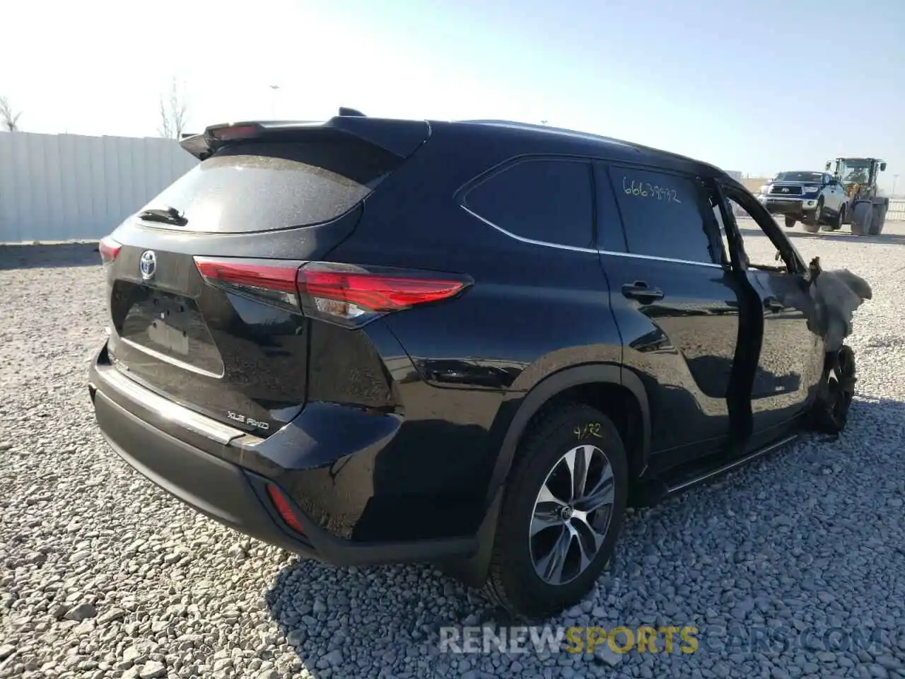 4 Photograph of a damaged car 5TDGZRBH7LS038533 TOYOTA HIGHLANDER 2020