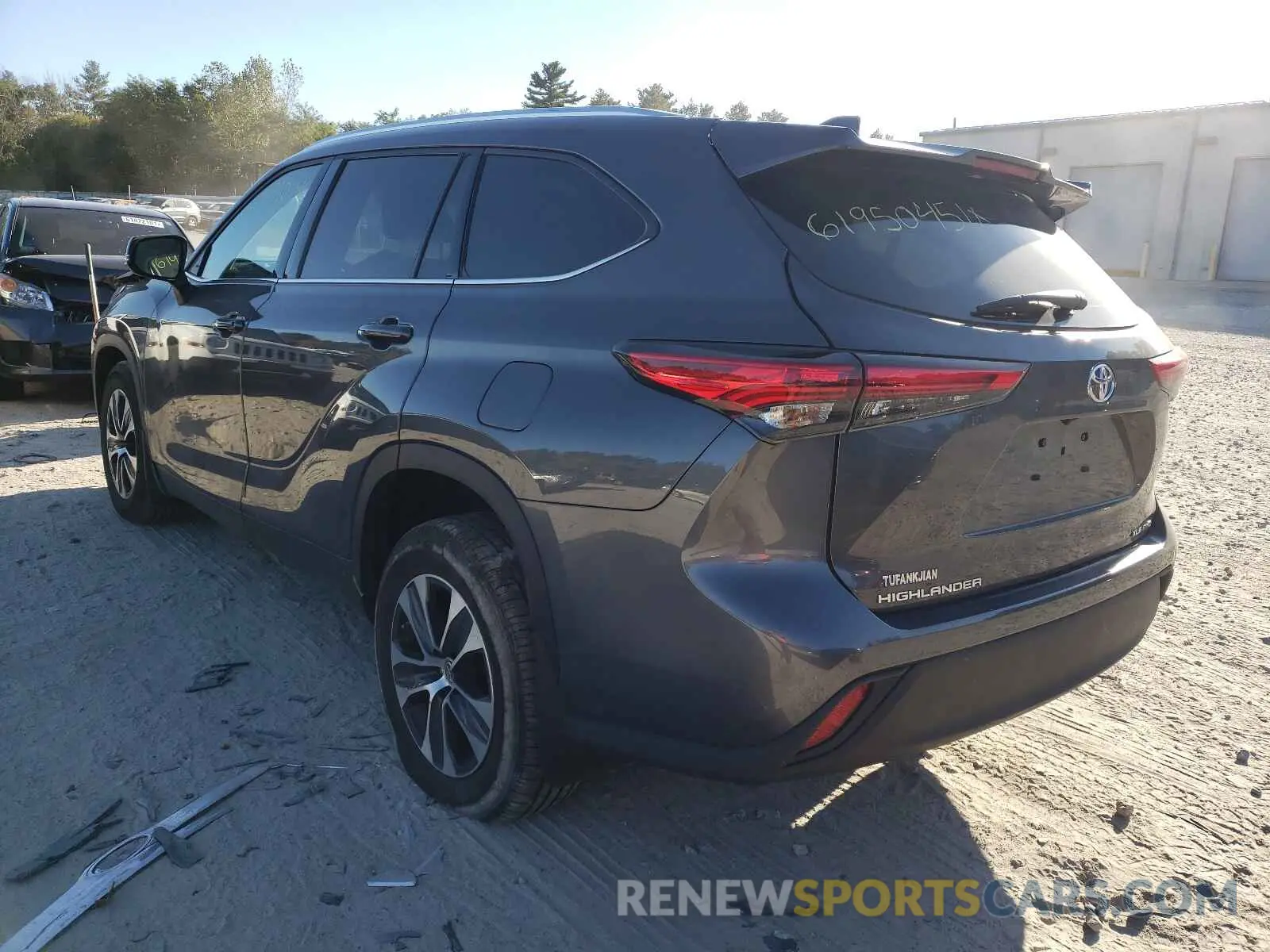 3 Photograph of a damaged car 5TDGZRBH7LS040007 TOYOTA HIGHLANDER 2020