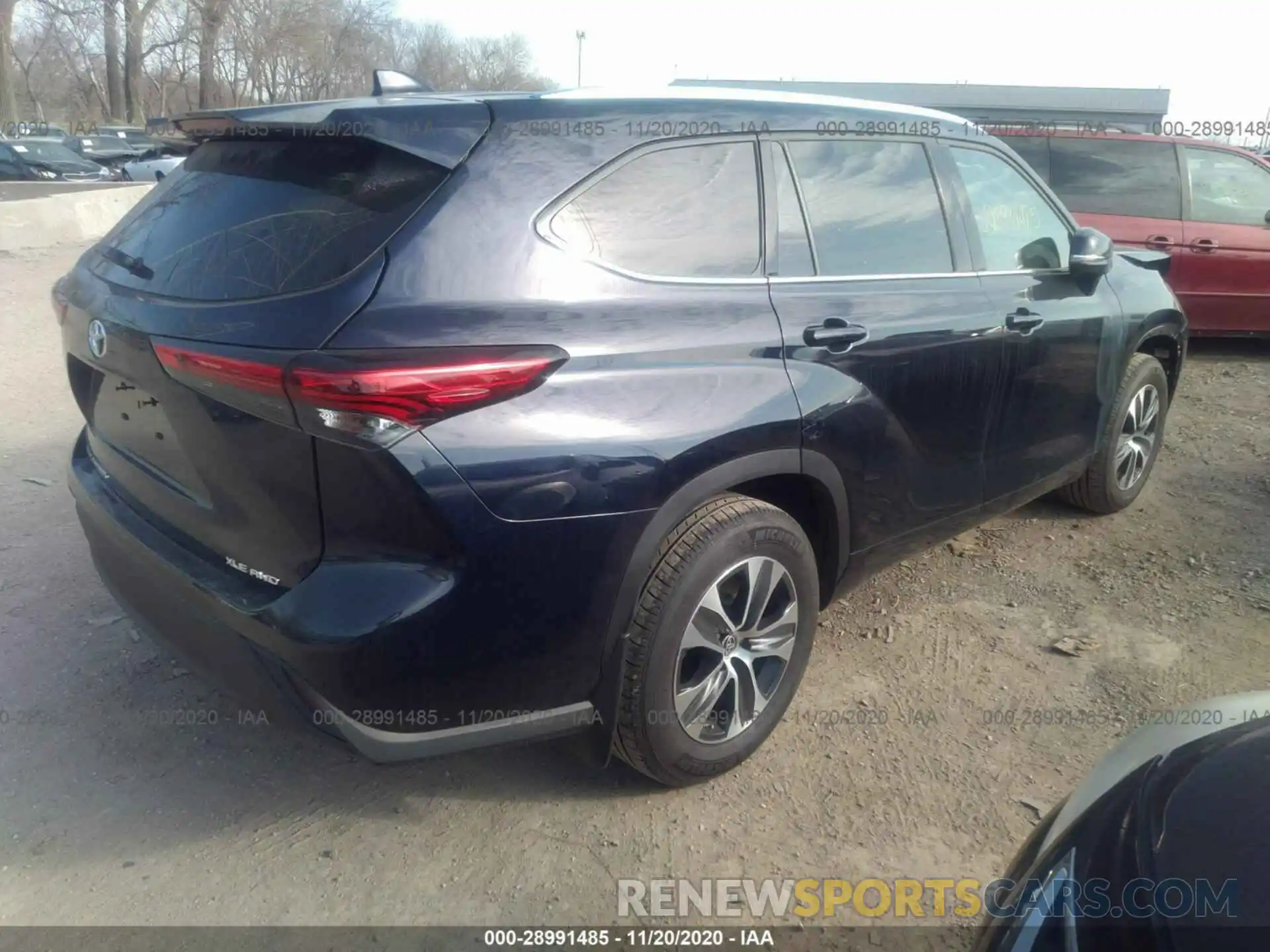 4 Photograph of a damaged car 5TDGZRBH7LS051315 TOYOTA HIGHLANDER 2020