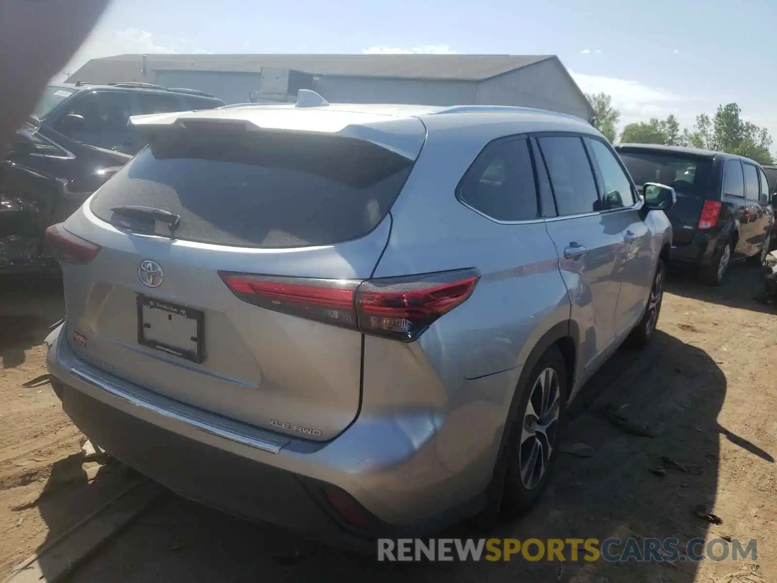 4 Photograph of a damaged car 5TDGZRBH7LS503425 TOYOTA HIGHLANDER 2020