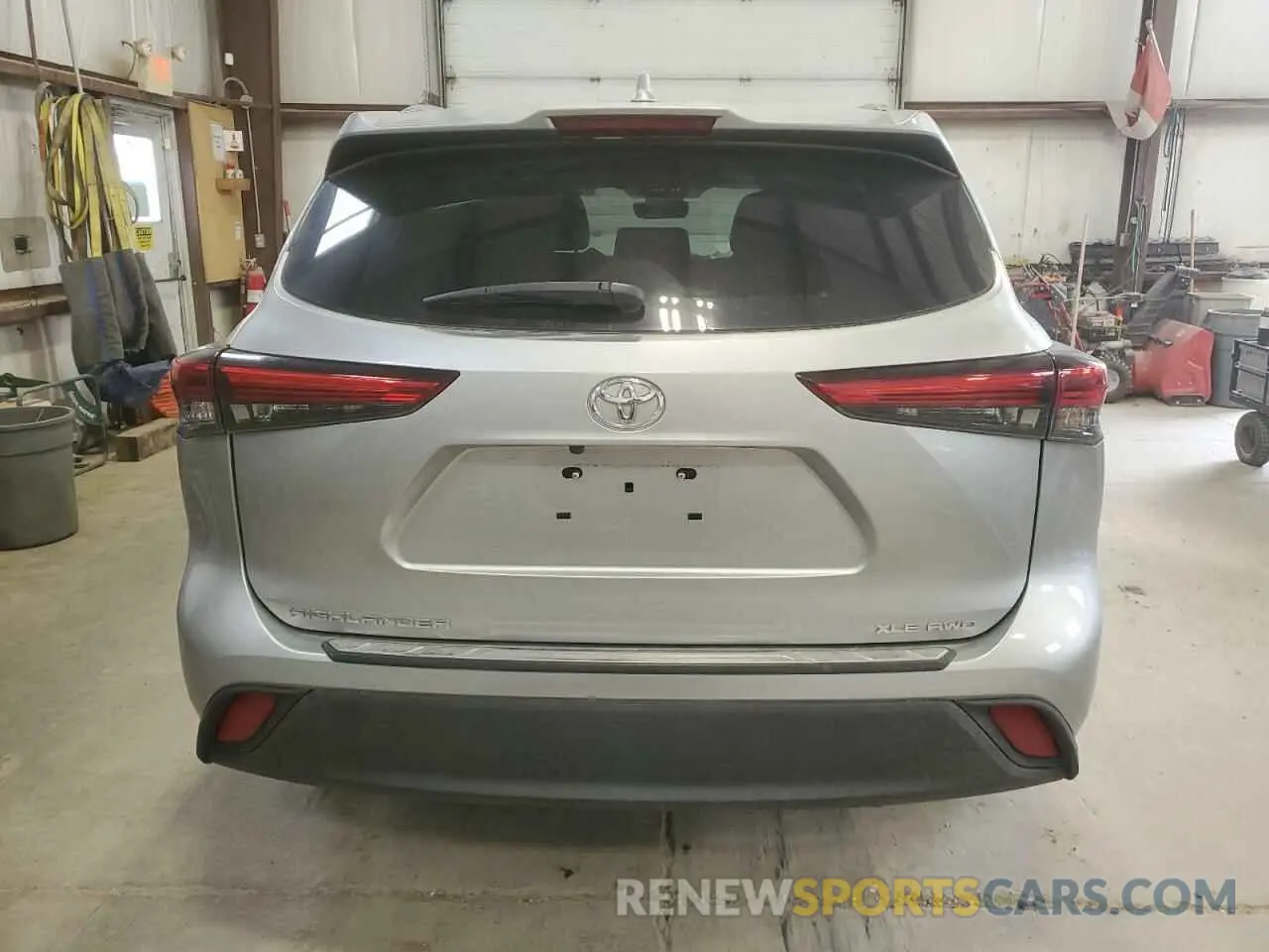 6 Photograph of a damaged car 5TDGZRBH8LS004925 TOYOTA HIGHLANDER 2020