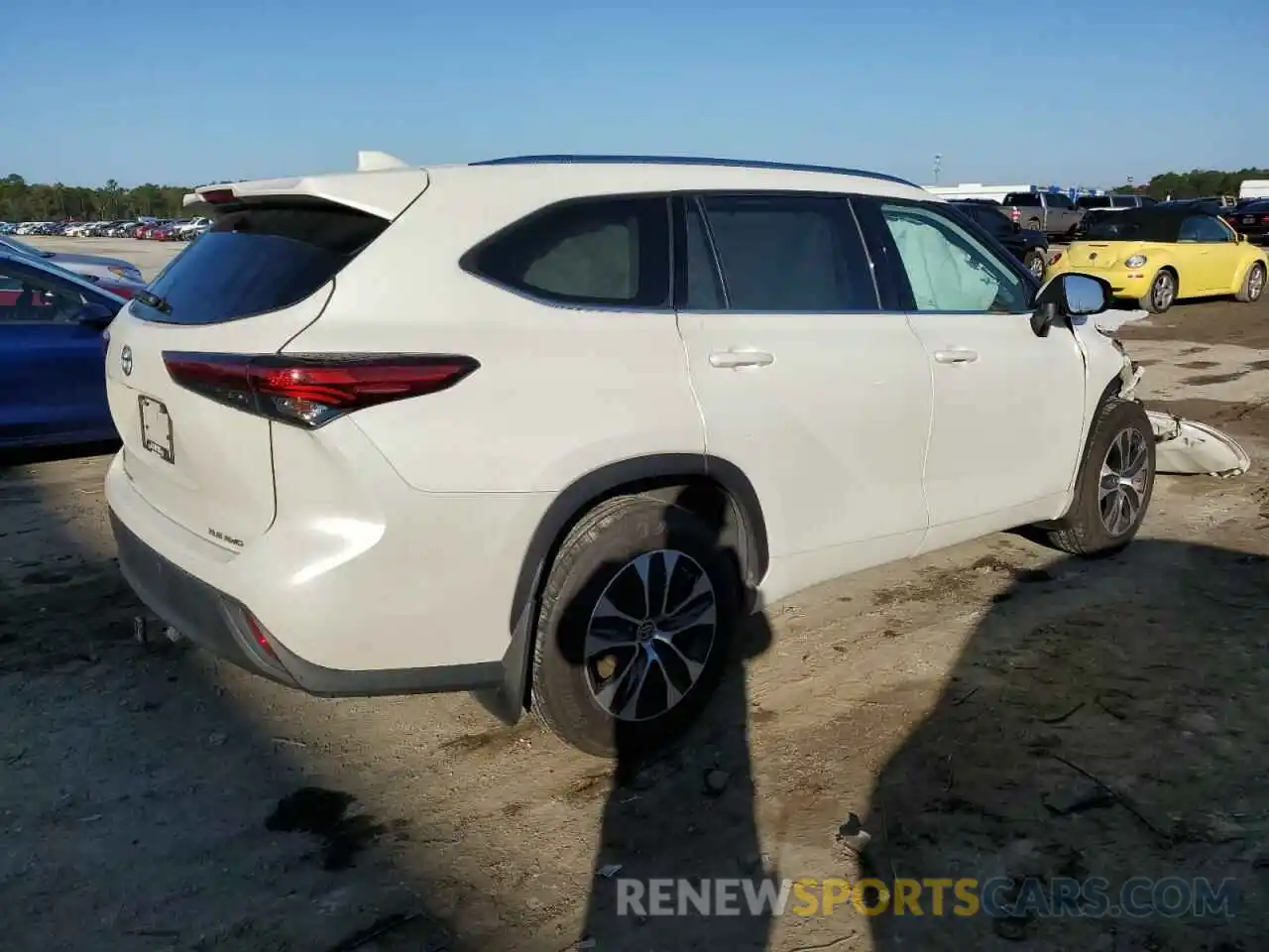 3 Photograph of a damaged car 5TDGZRBH8LS034779 TOYOTA HIGHLANDER 2020