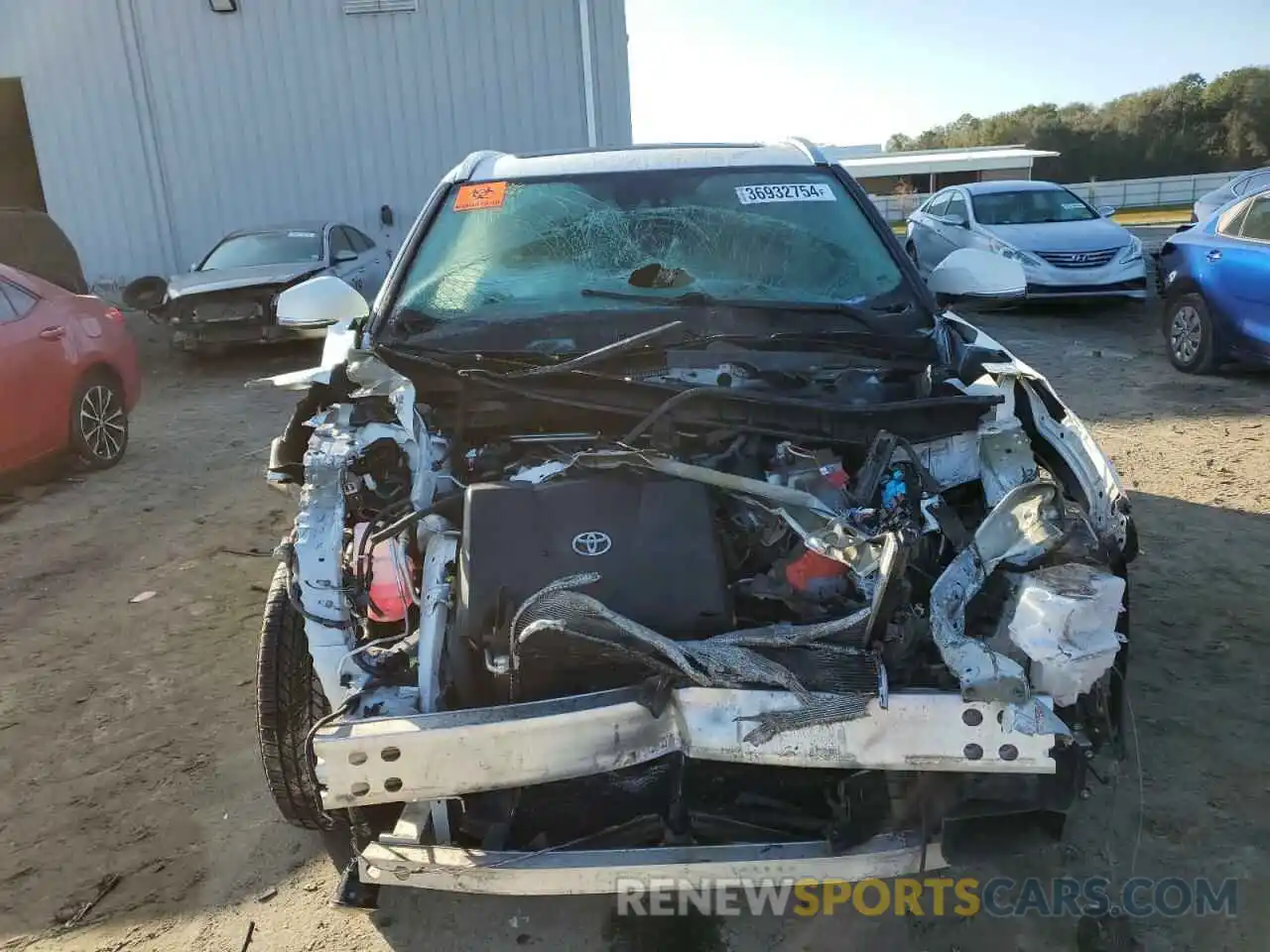 5 Photograph of a damaged car 5TDGZRBH8LS034779 TOYOTA HIGHLANDER 2020