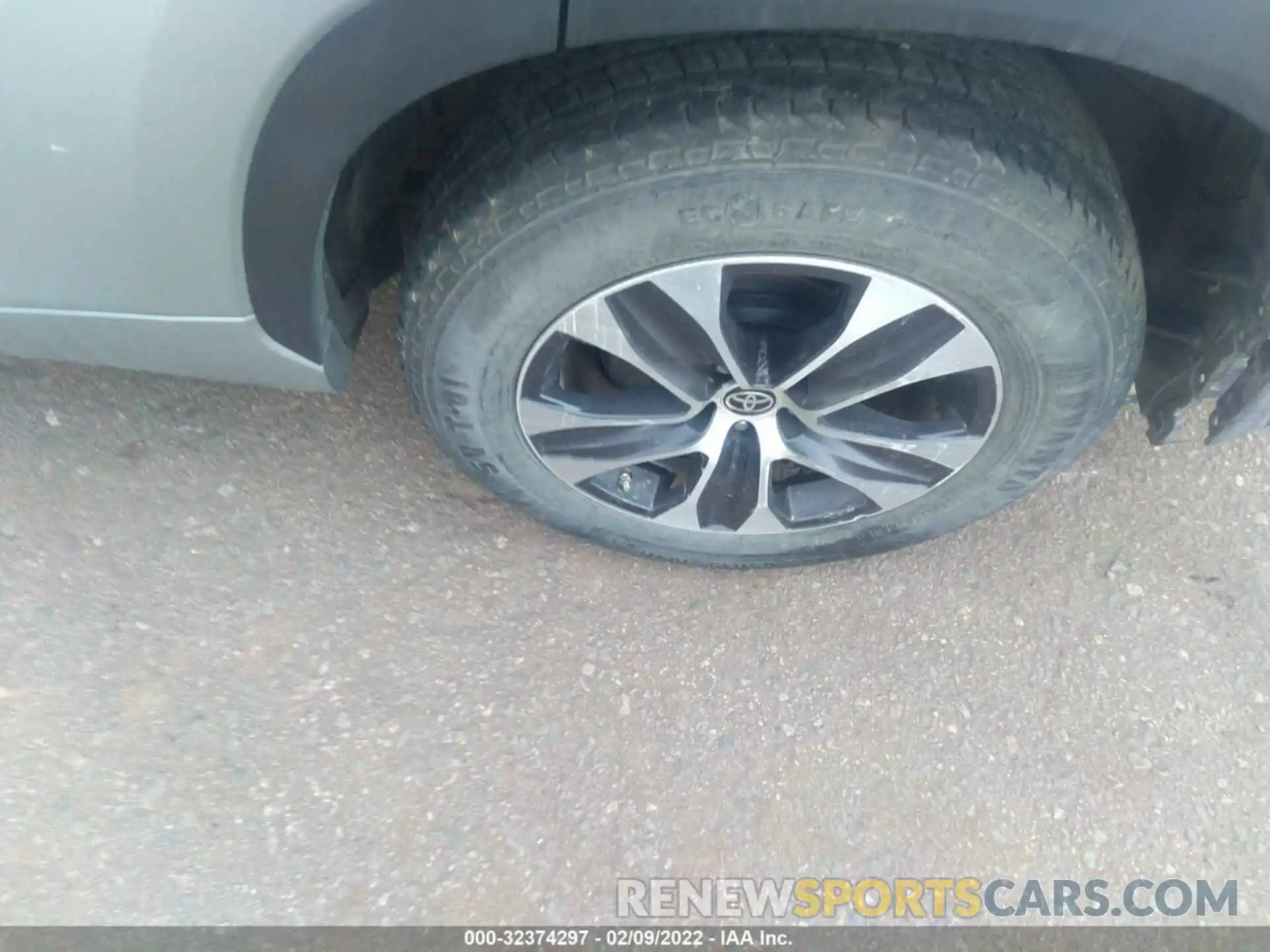 14 Photograph of a damaged car 5TDGZRBH8LS500209 TOYOTA HIGHLANDER 2020