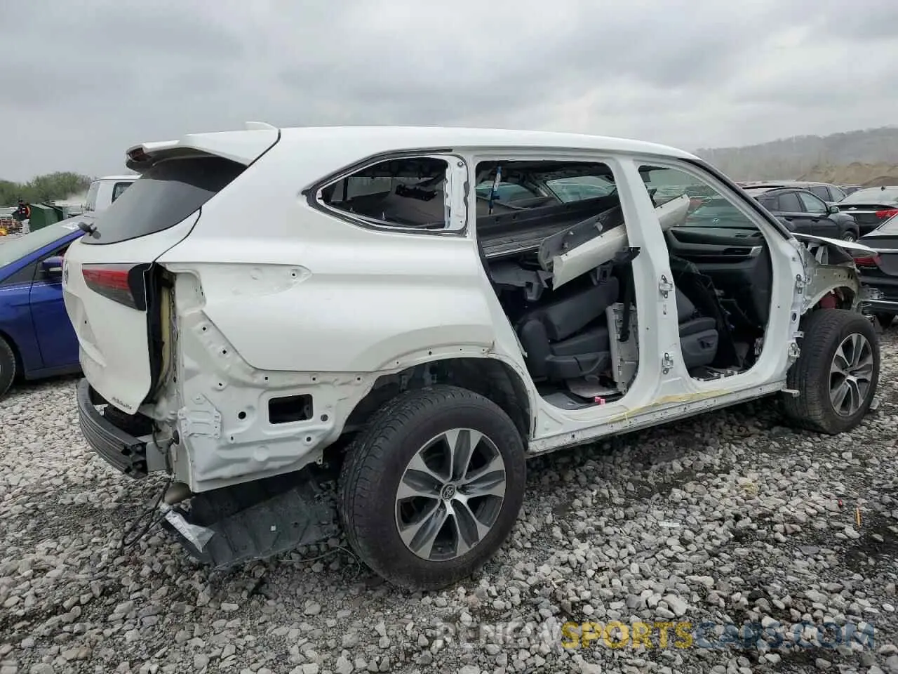 3 Photograph of a damaged car 5TDGZRBH8LS502915 TOYOTA HIGHLANDER 2020