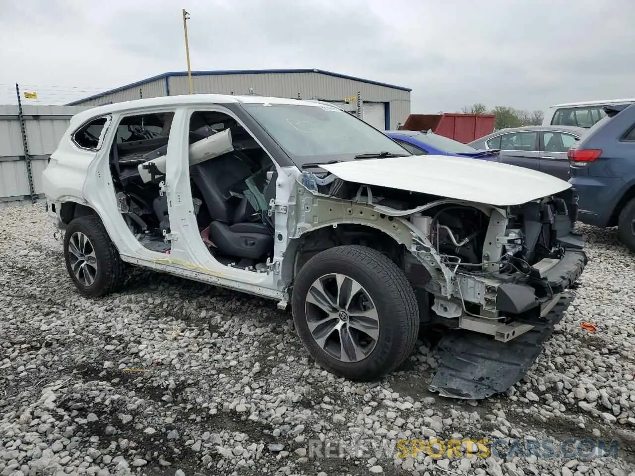 4 Photograph of a damaged car 5TDGZRBH8LS502915 TOYOTA HIGHLANDER 2020