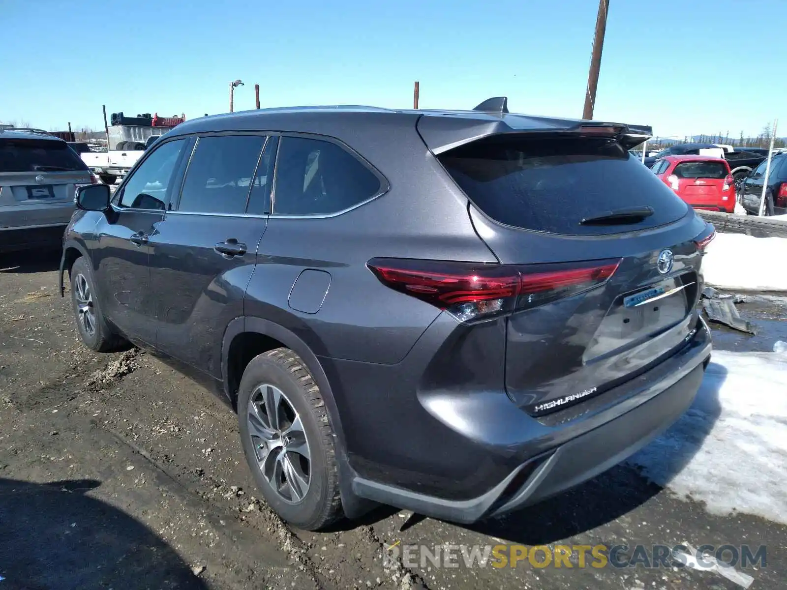 3 Photograph of a damaged car 5TDGZRBH8LS509007 TOYOTA HIGHLANDER 2020