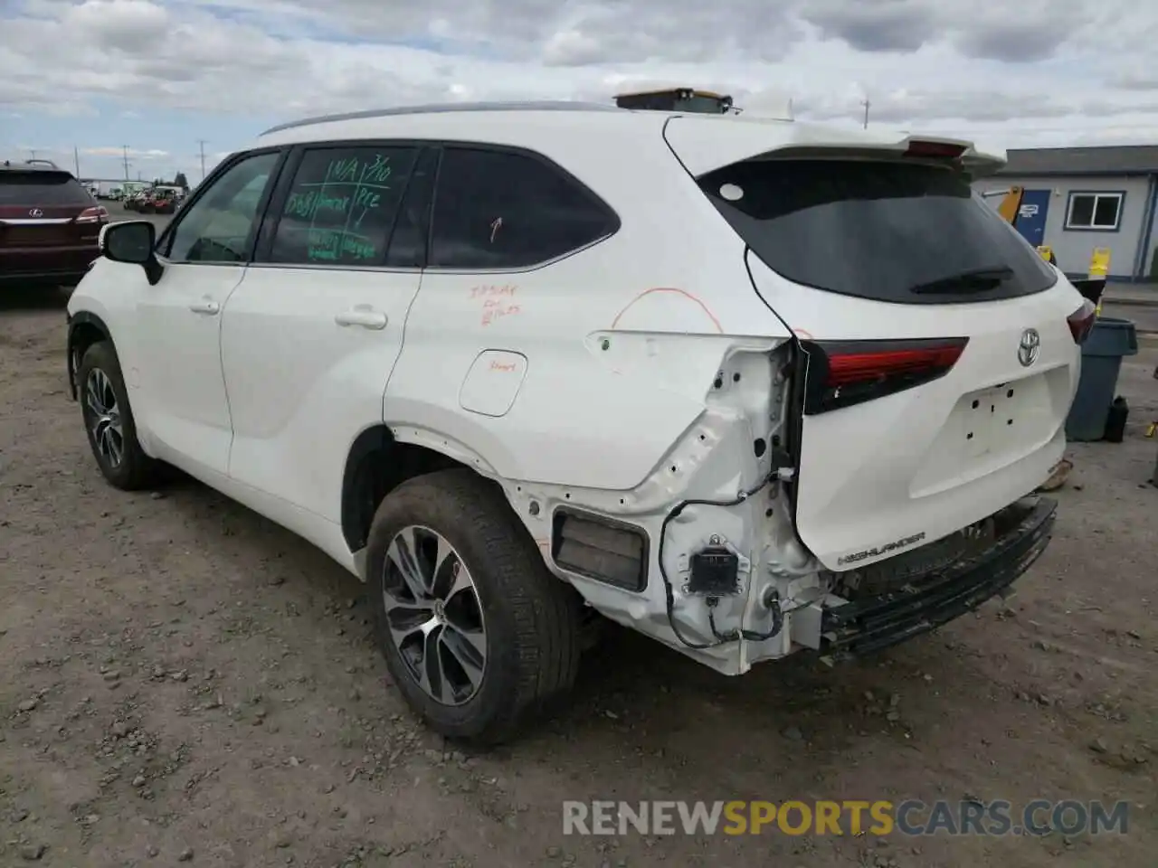 3 Photograph of a damaged car 5TDGZRBH8LS518029 TOYOTA HIGHLANDER 2020