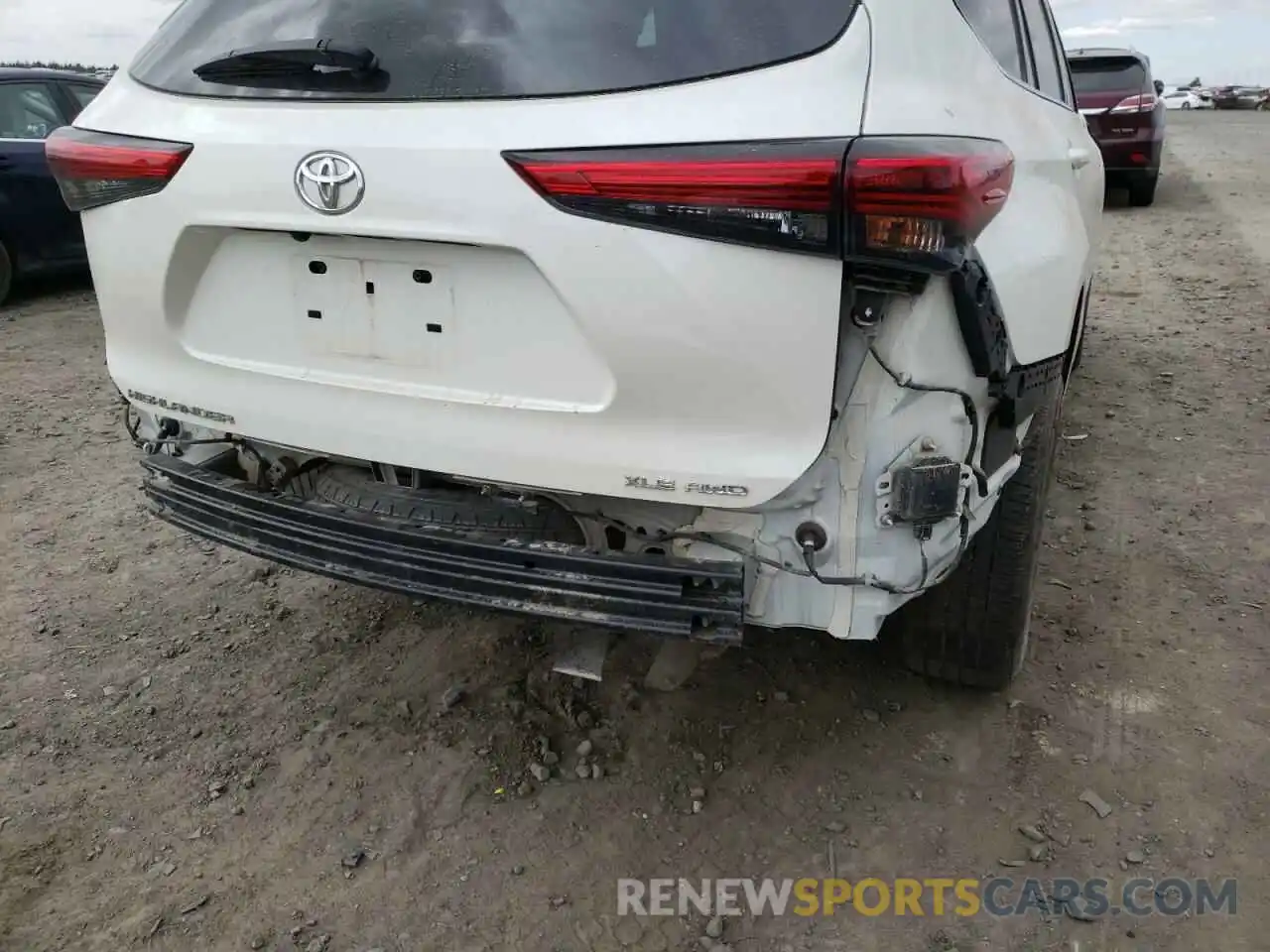 9 Photograph of a damaged car 5TDGZRBH8LS518029 TOYOTA HIGHLANDER 2020