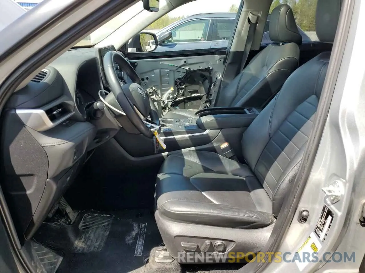 7 Photograph of a damaged car 5TDGZRBH8LS522520 TOYOTA HIGHLANDER 2020