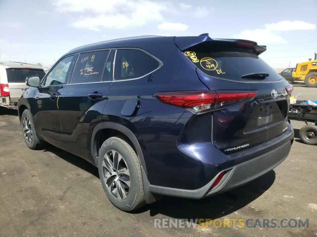 3 Photograph of a damaged car 5TDGZRBH9LS008241 TOYOTA HIGHLANDER 2020