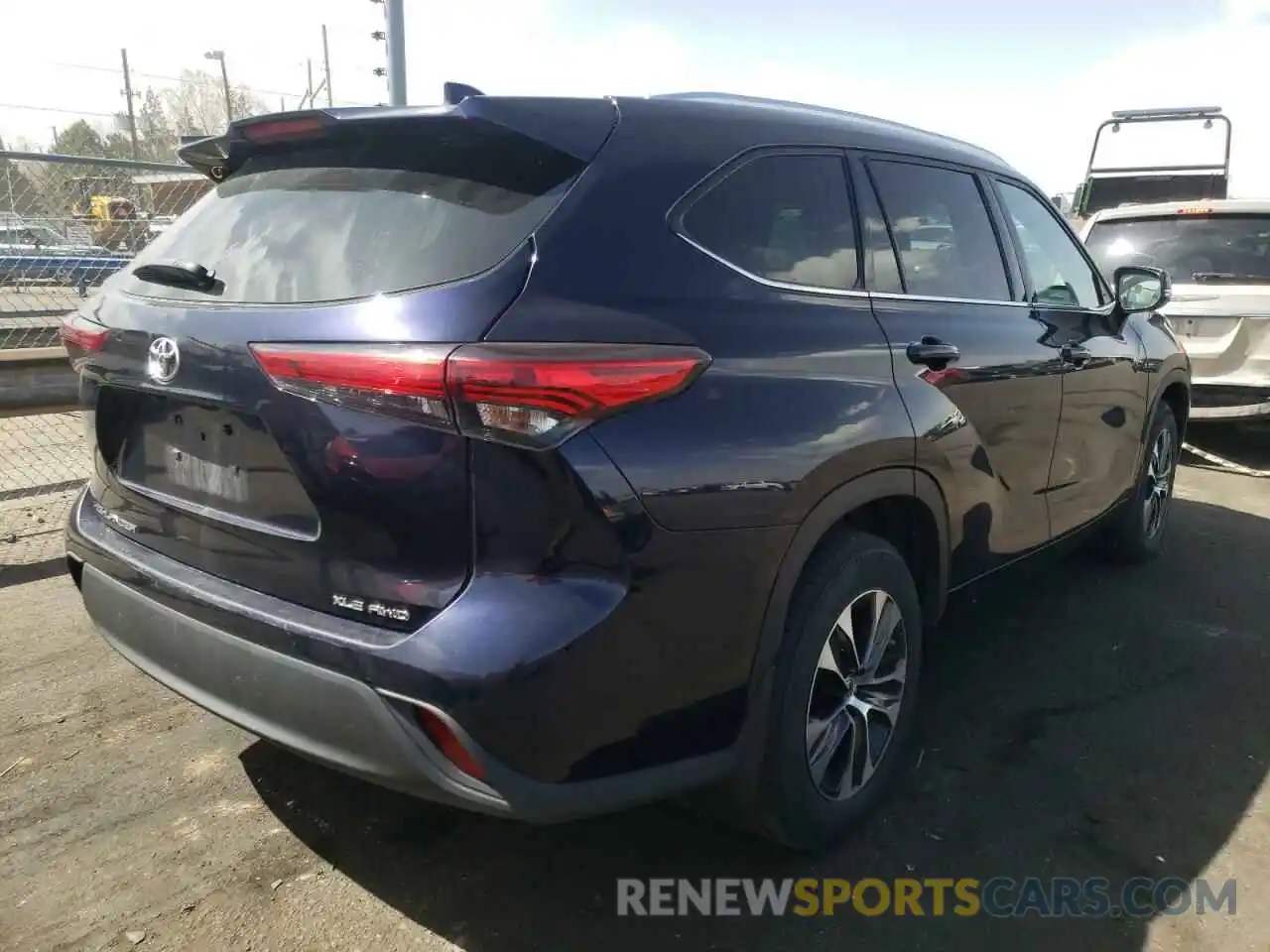 4 Photograph of a damaged car 5TDGZRBH9LS008241 TOYOTA HIGHLANDER 2020