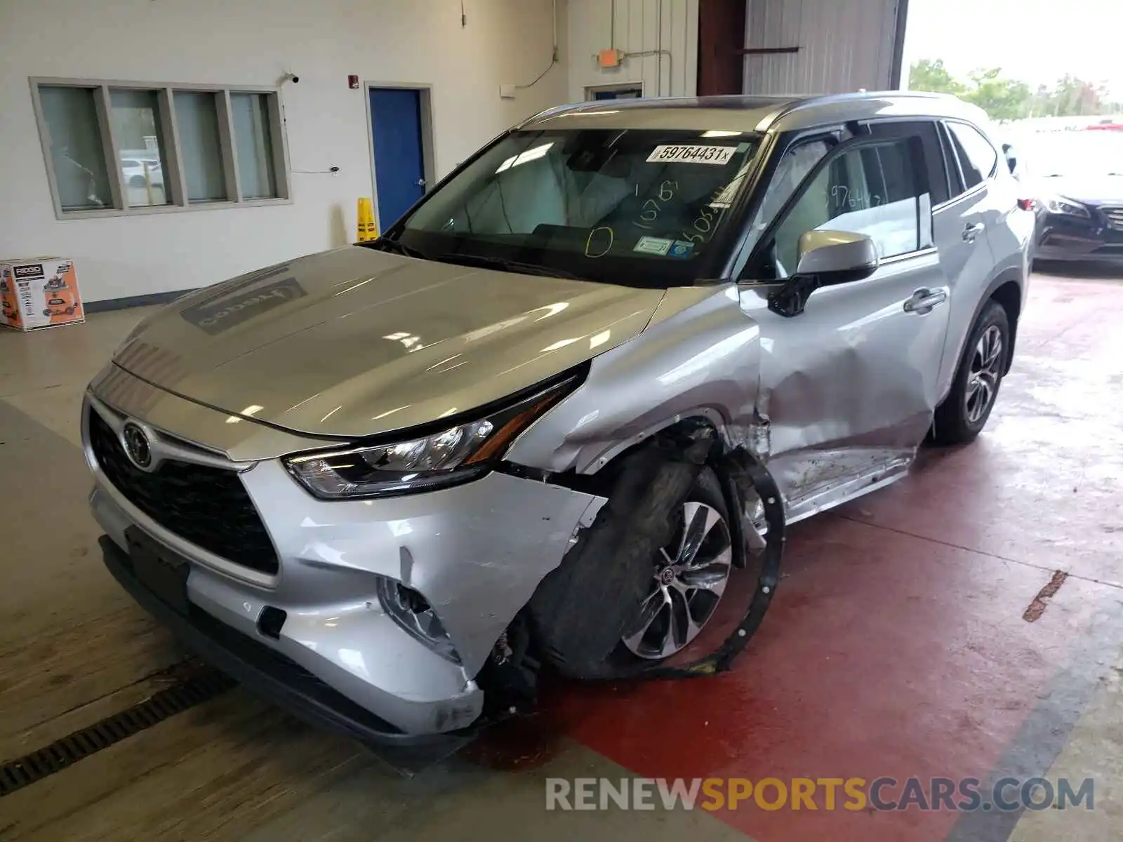 2 Photograph of a damaged car 5TDGZRBH9LS505242 TOYOTA HIGHLANDER 2020